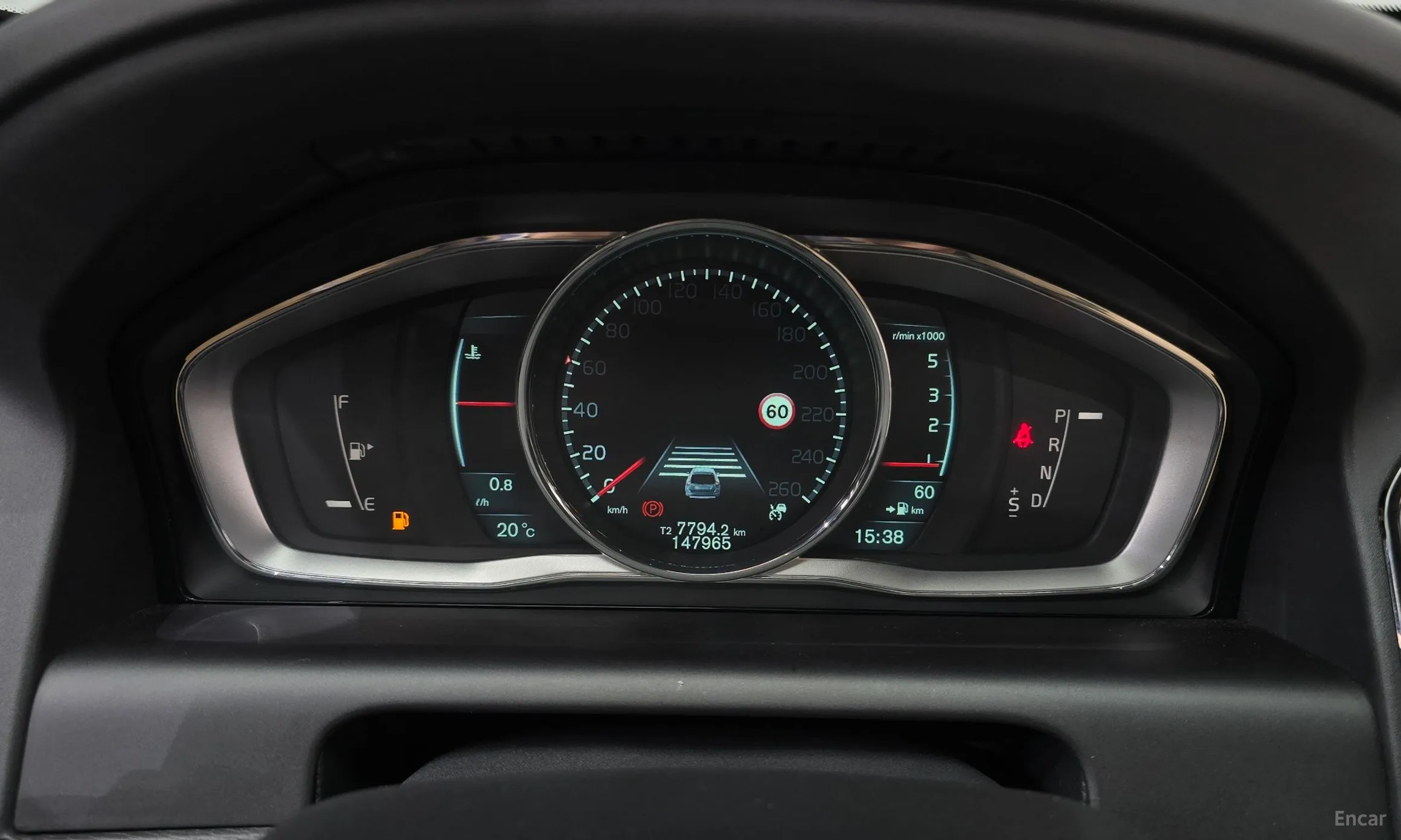 Volvo XC60 превью 8