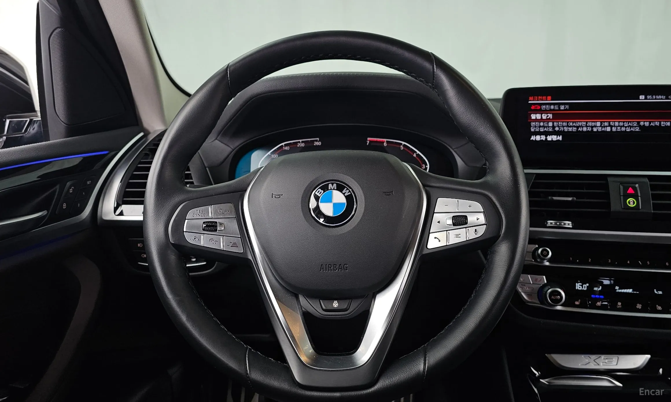 BMW X3 (G01) превью 13