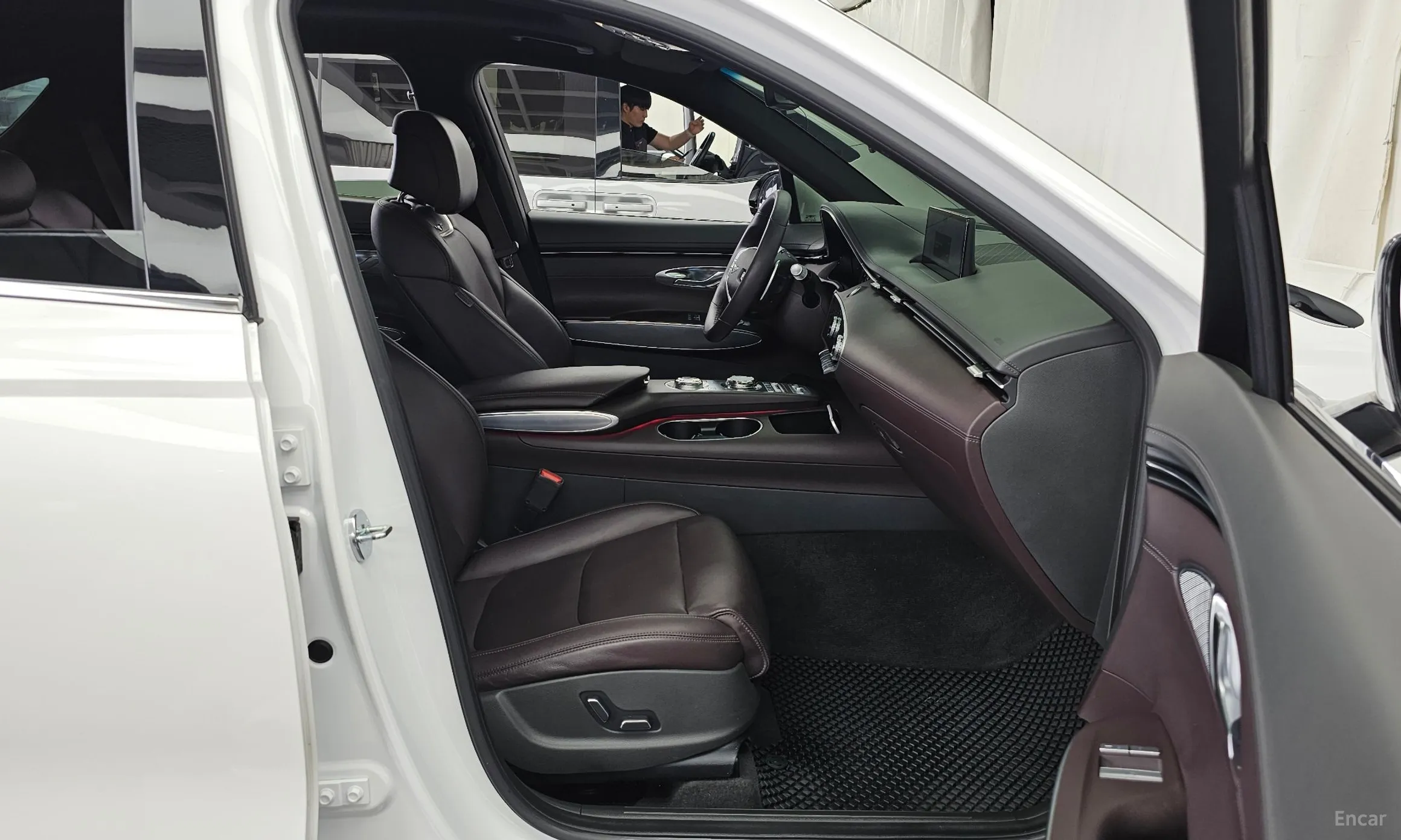Genesis GV70 превью 11