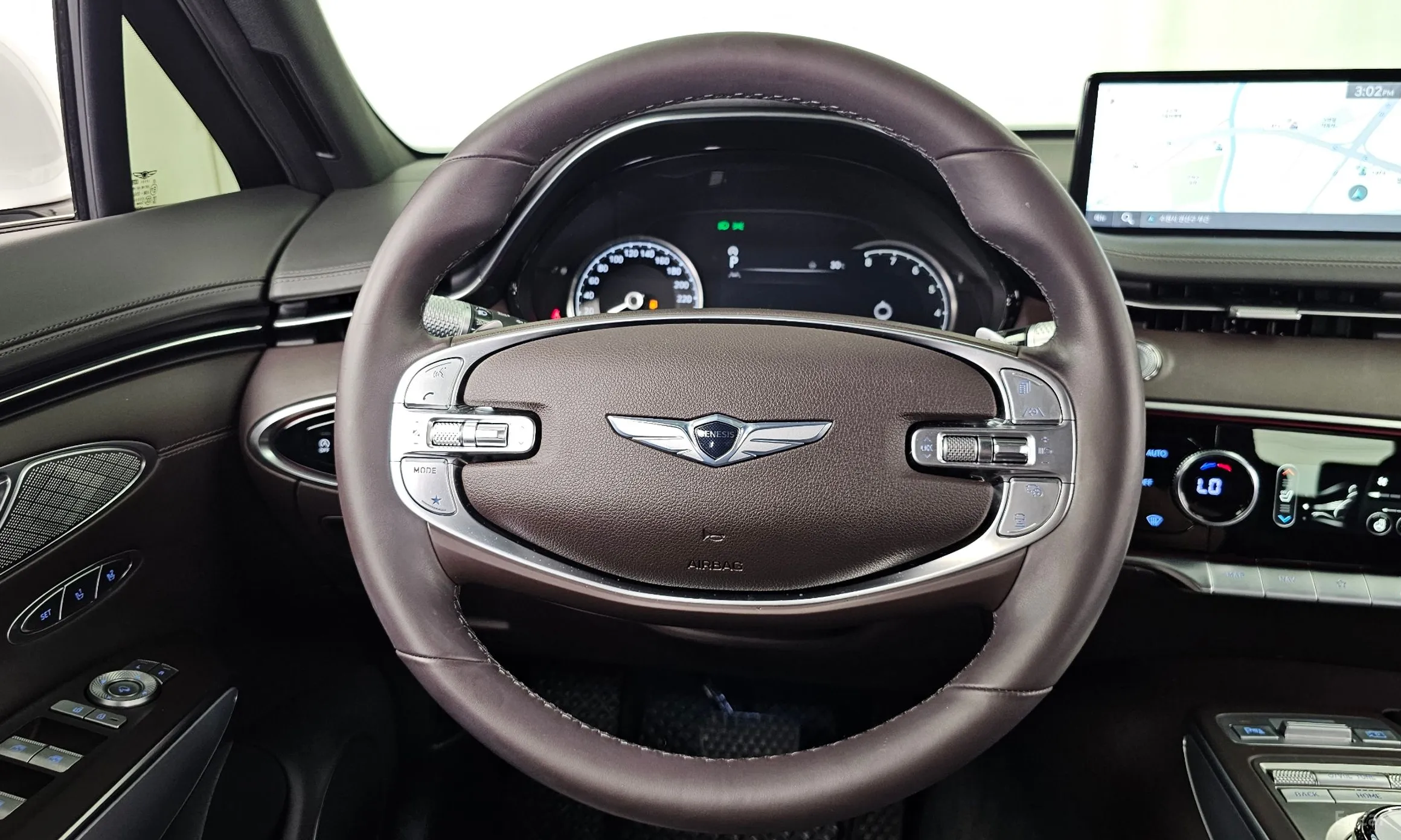 Genesis GV70 превью 13
