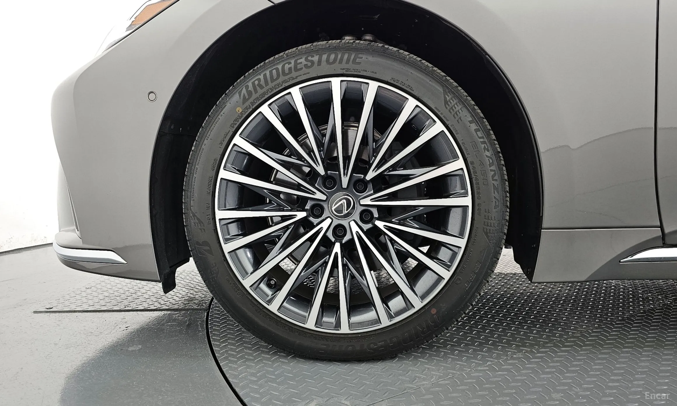 Lexus LS500 5th Generation превью 5