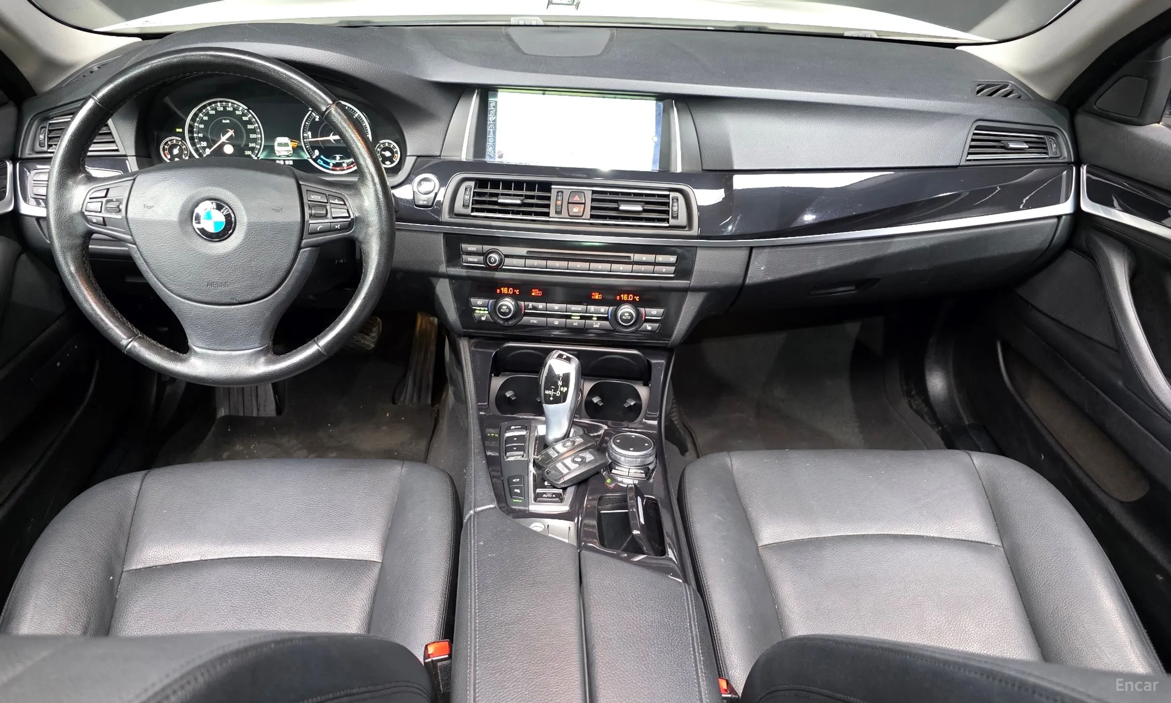 BMW 5 Series (F10) превью 7