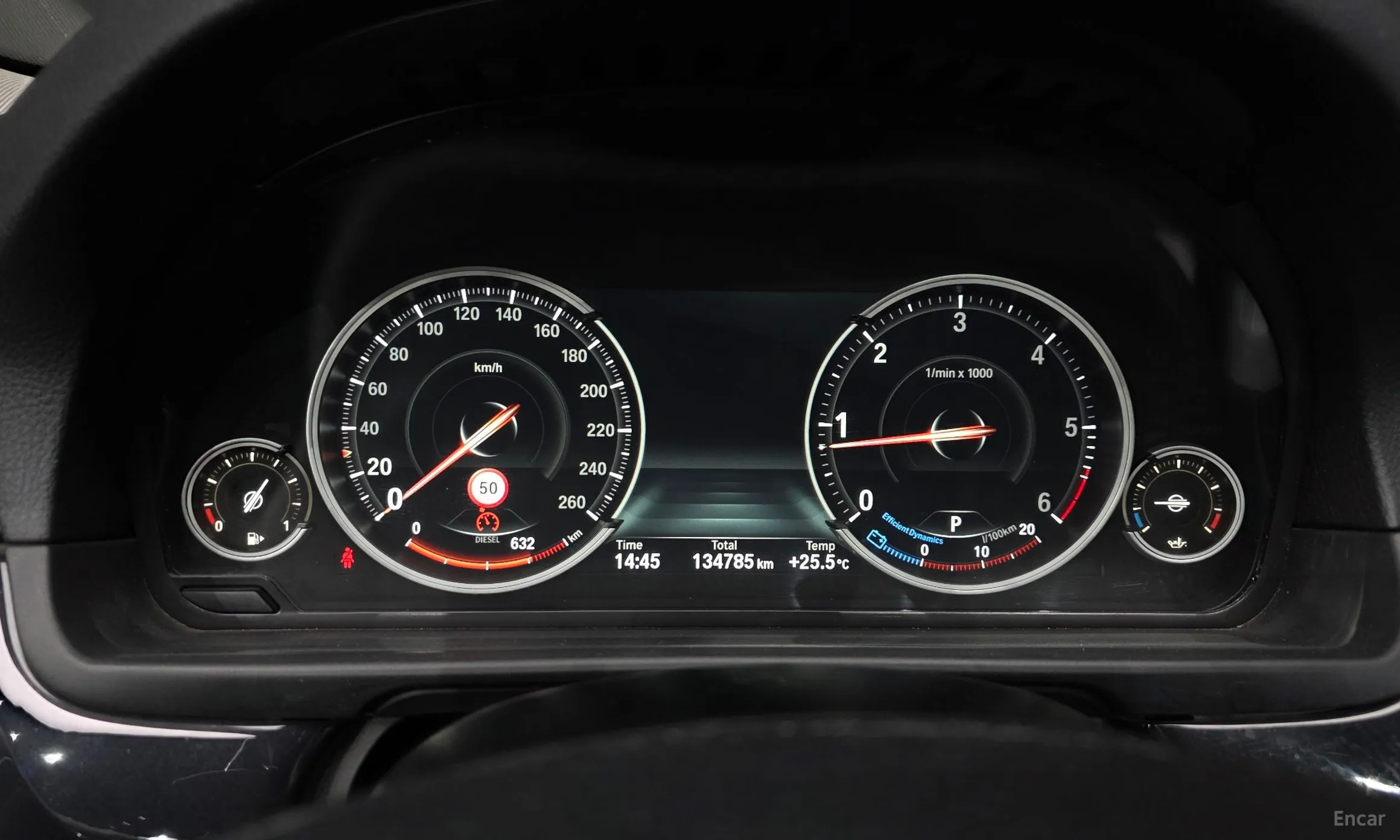 BMW 5 Series (F10) превью 8