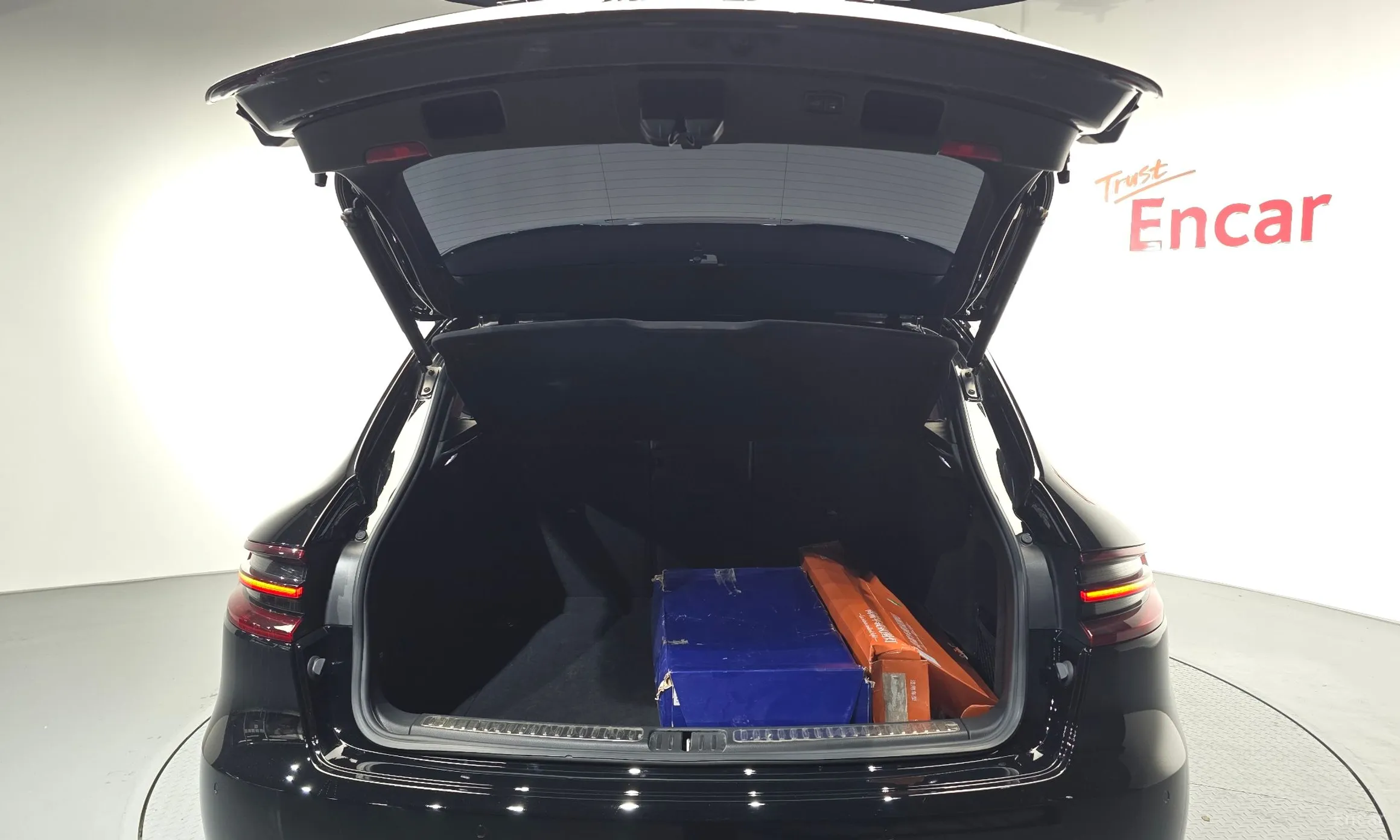 Porsche Macan превью 17