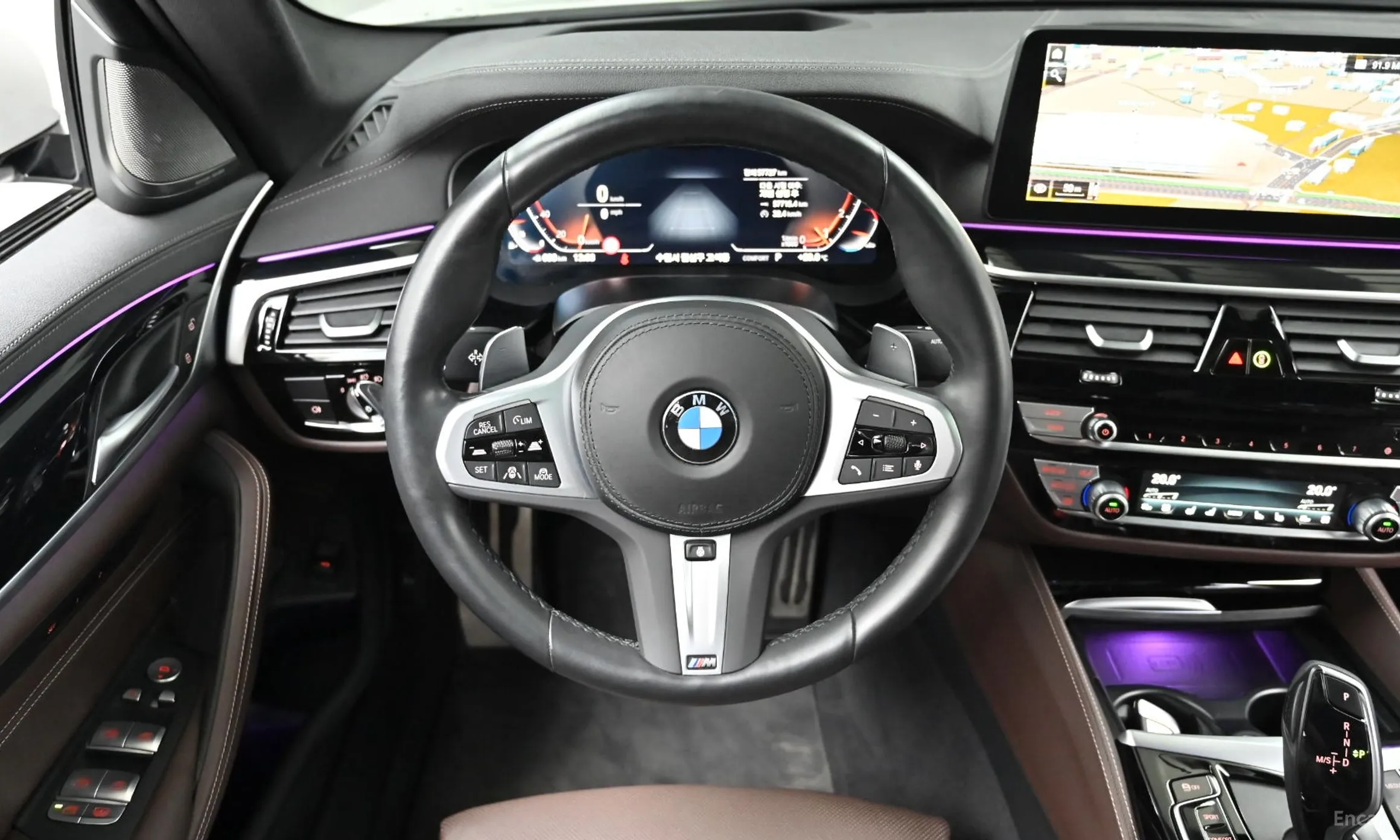 BMW 5 Series (G30) превью 13