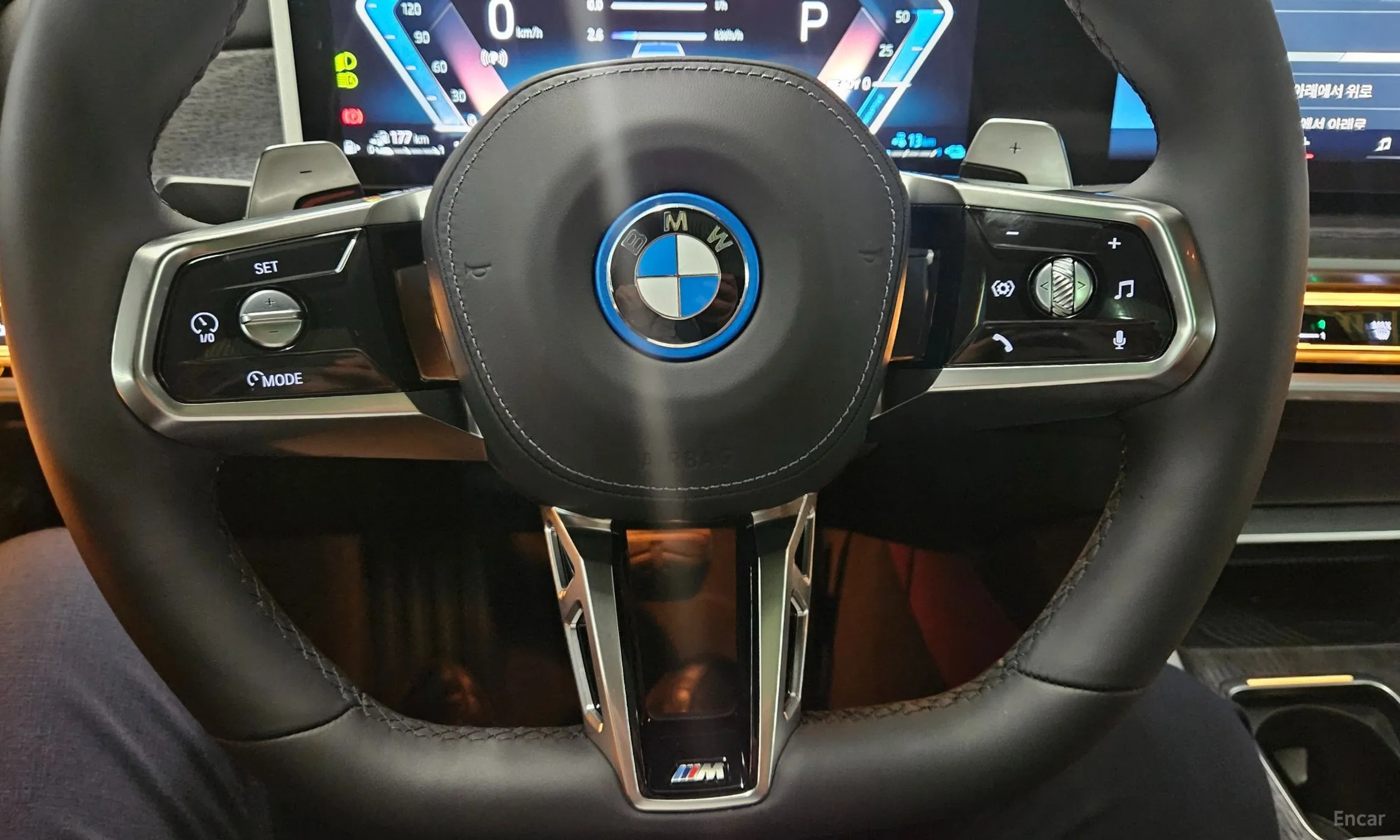 BMW 7 Series (G70) превью 15
