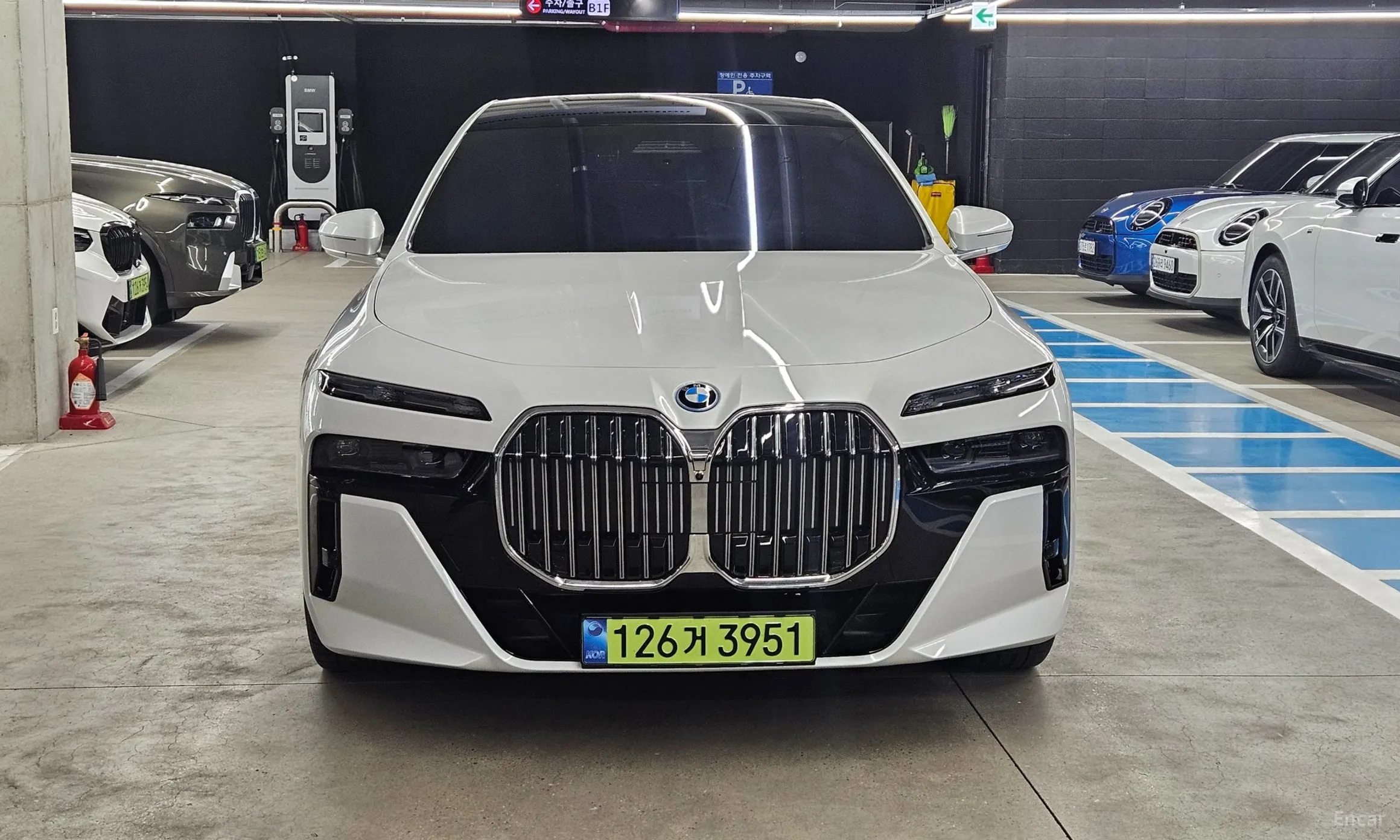 BMW 7 Series (G70) превью 3