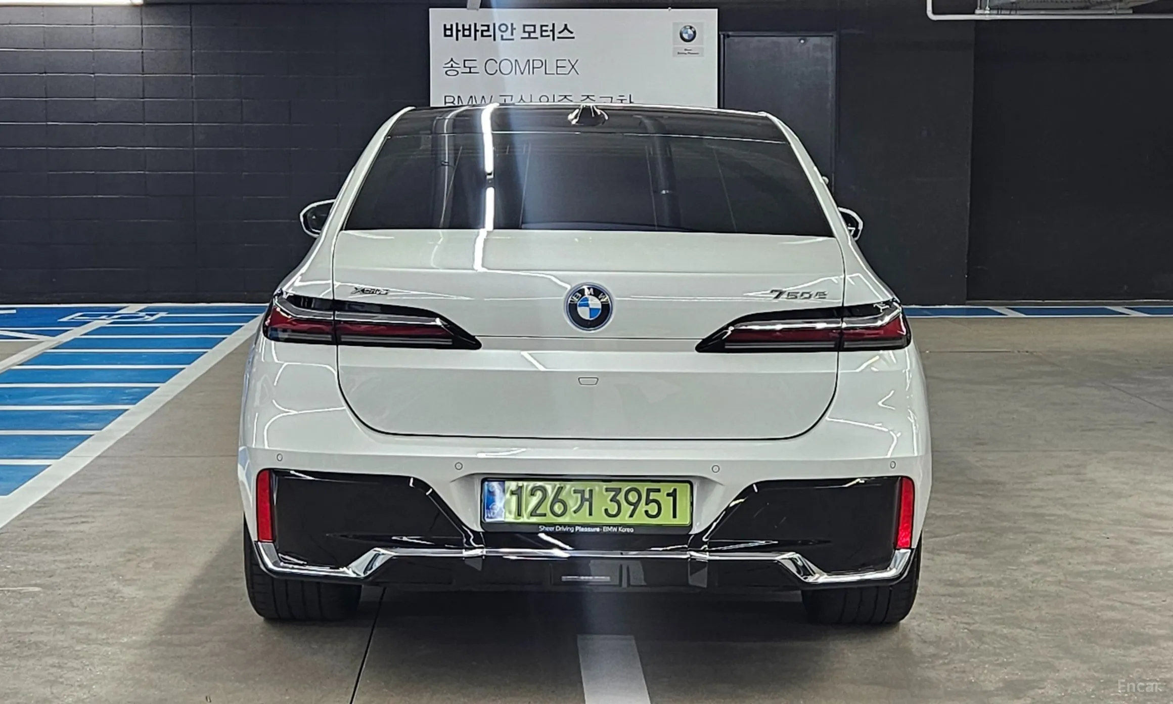 BMW 7 Series (G70) превью 4