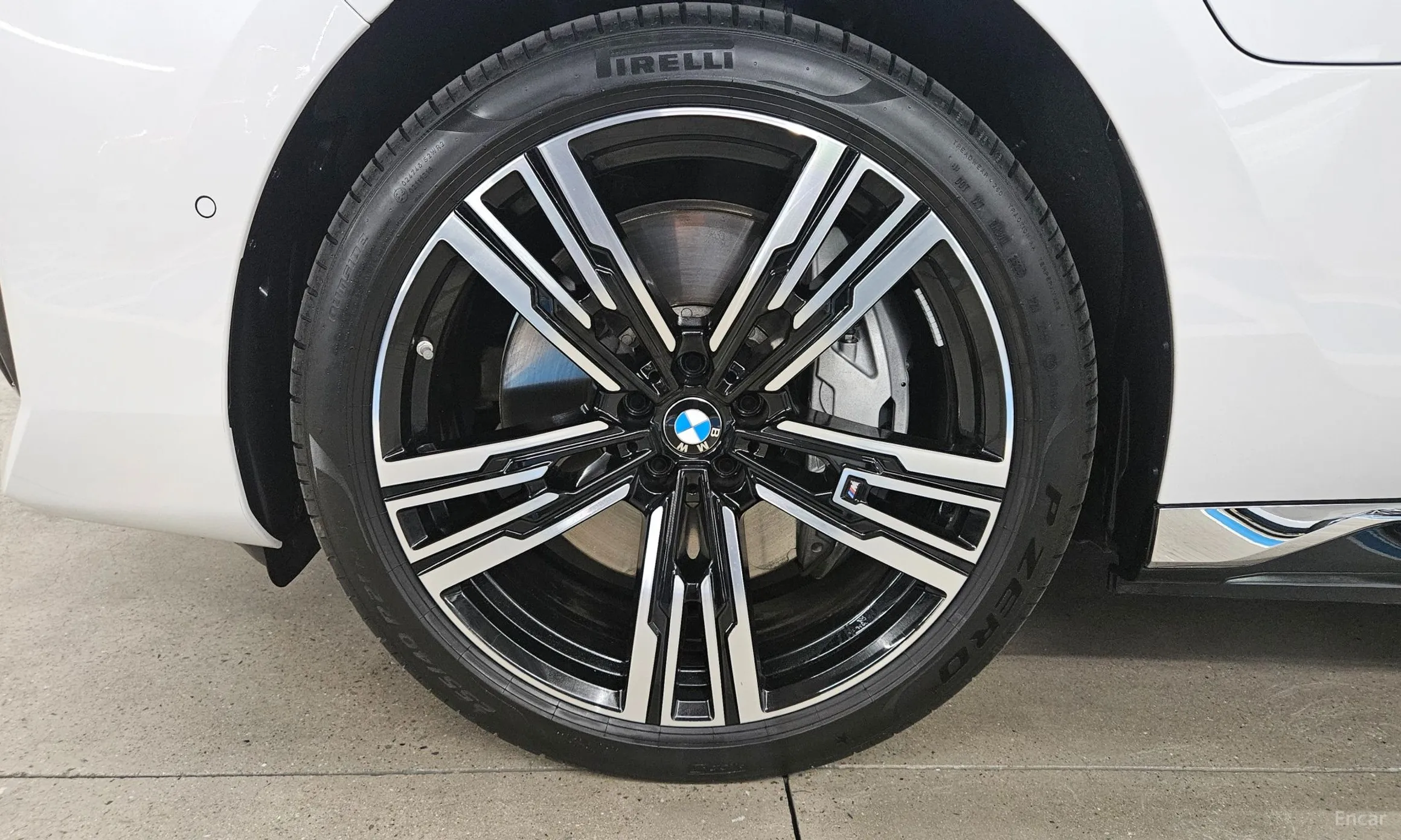BMW 7 Series (G70) превью 5