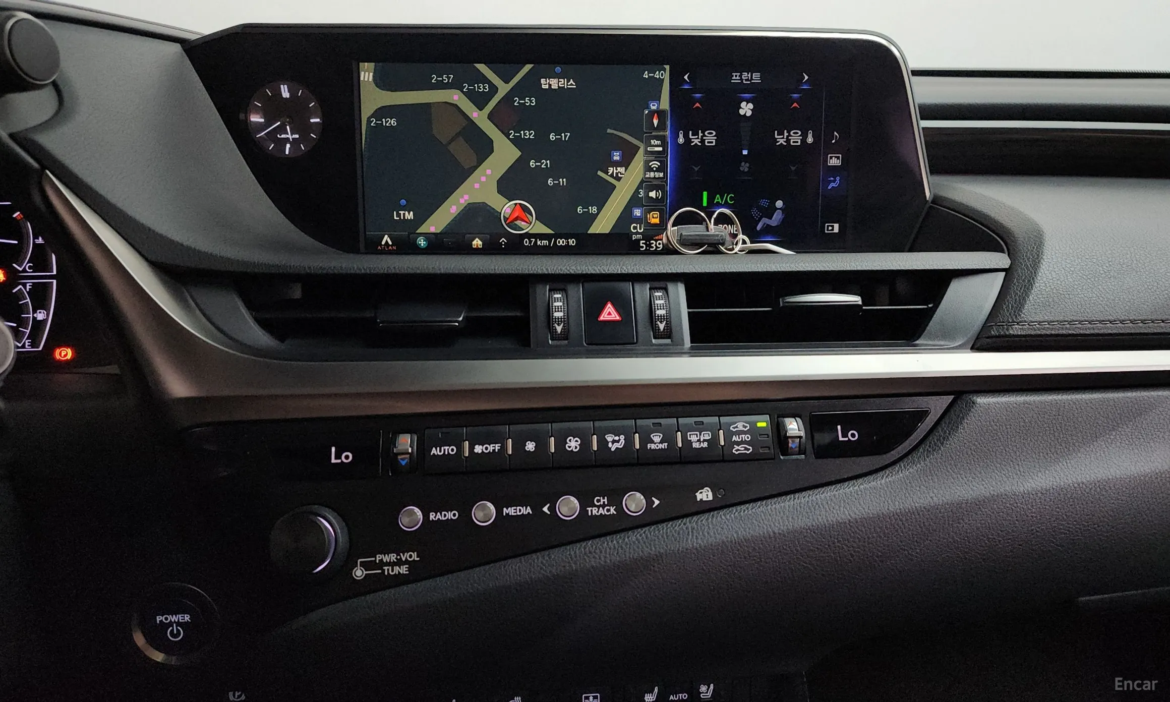Lexus ES300h 7th Generation превью 13