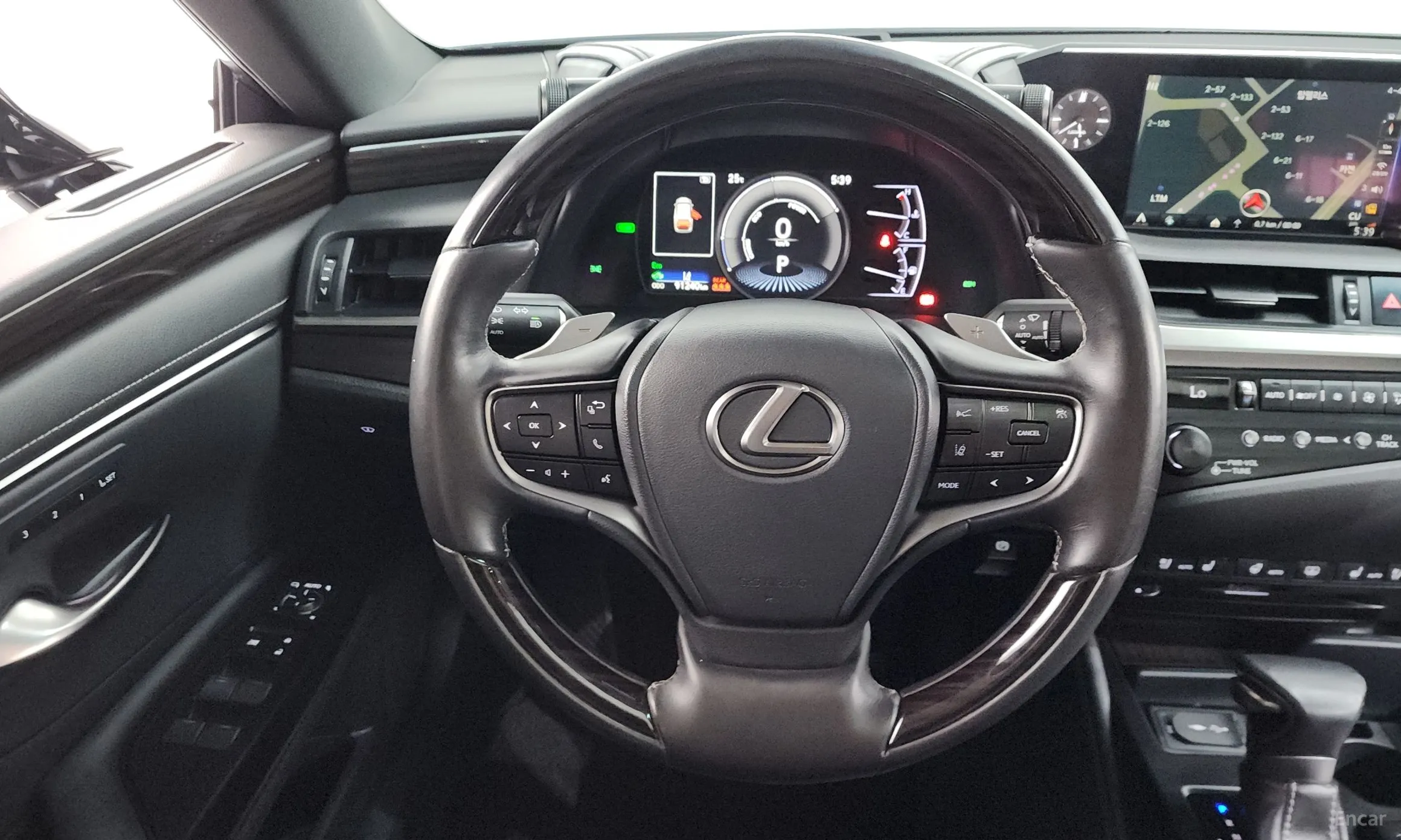 Lexus ES300h 7th Generation превью 14