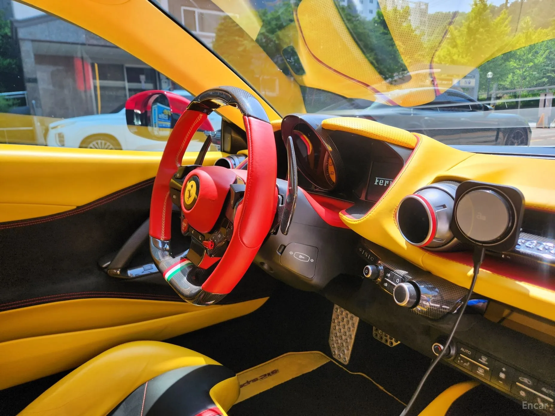 Ferrari 812 Superfast превью 17