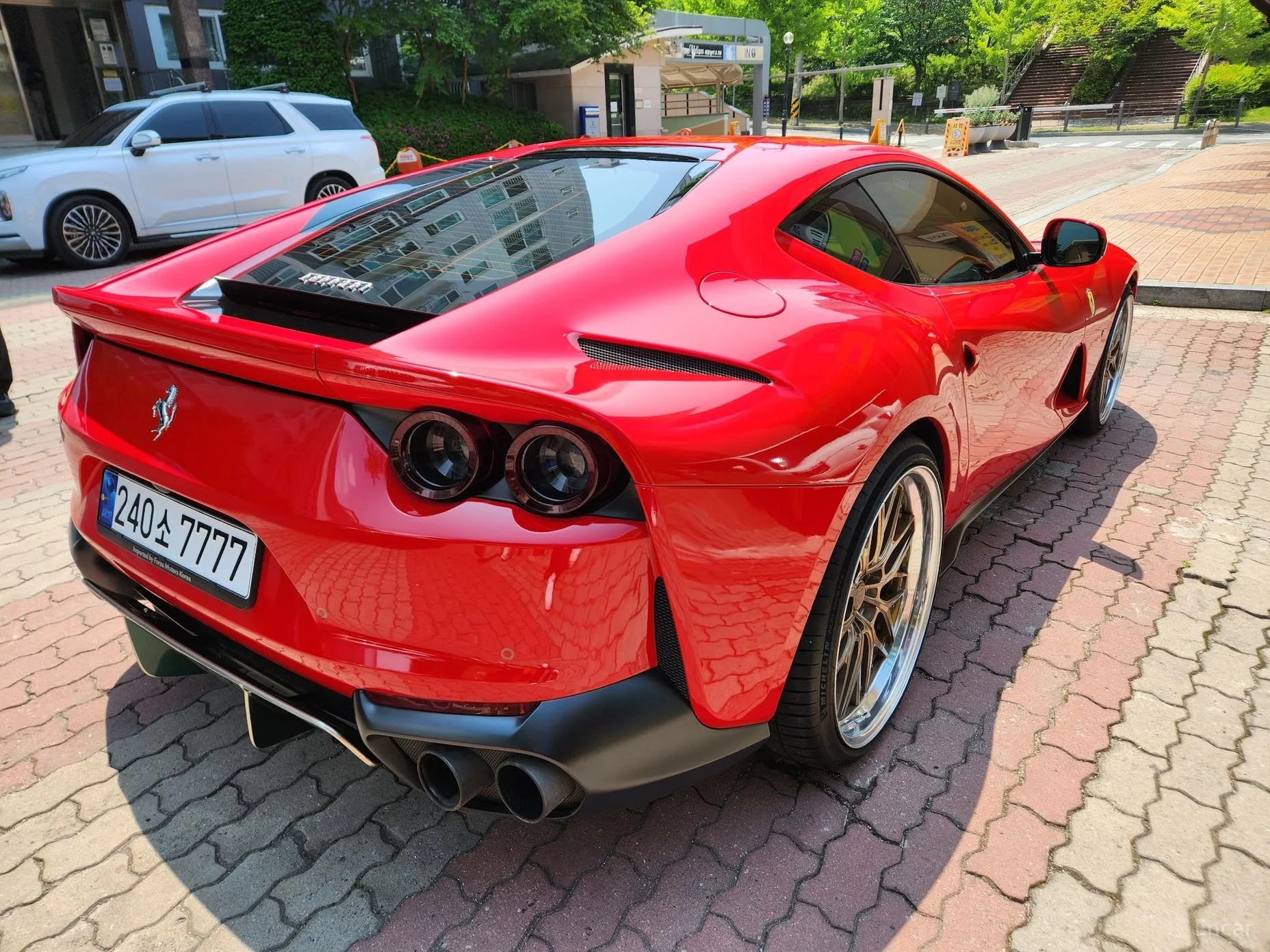 Ferrari 812 Superfast превью 6