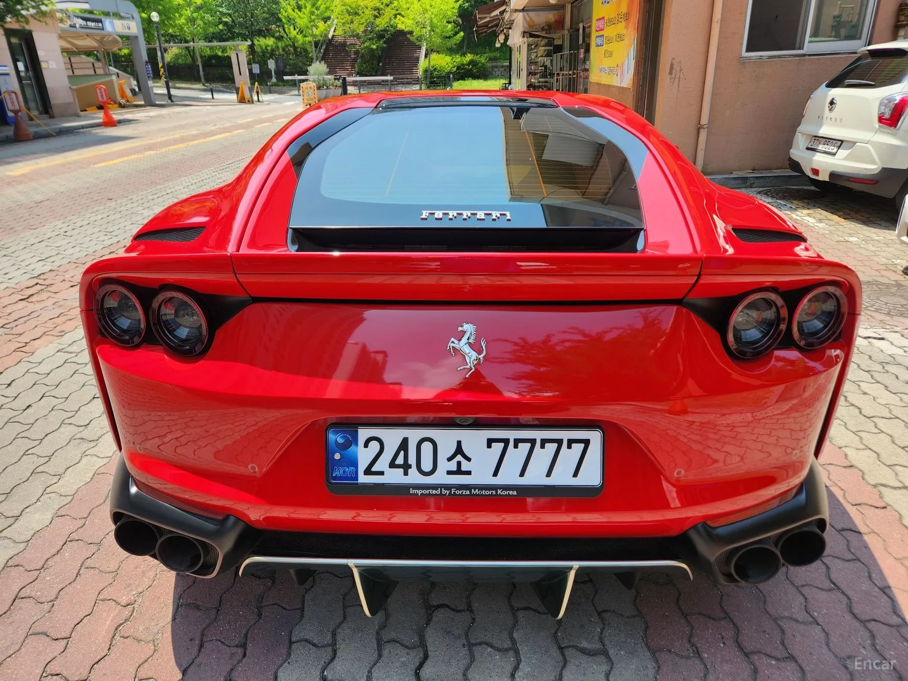 Ferrari 812 Superfast превью 7