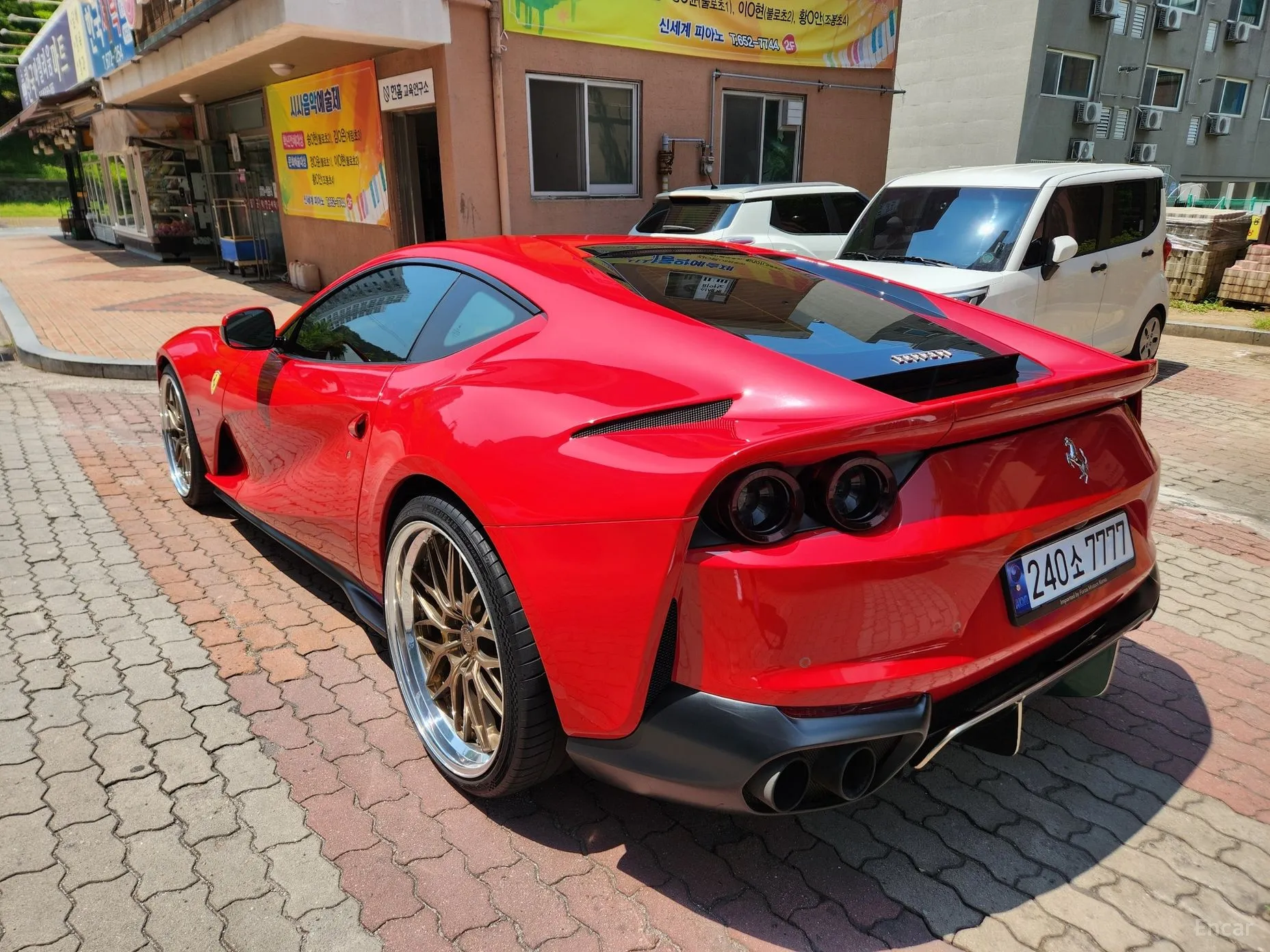 Ferrari 812 Superfast превью 8