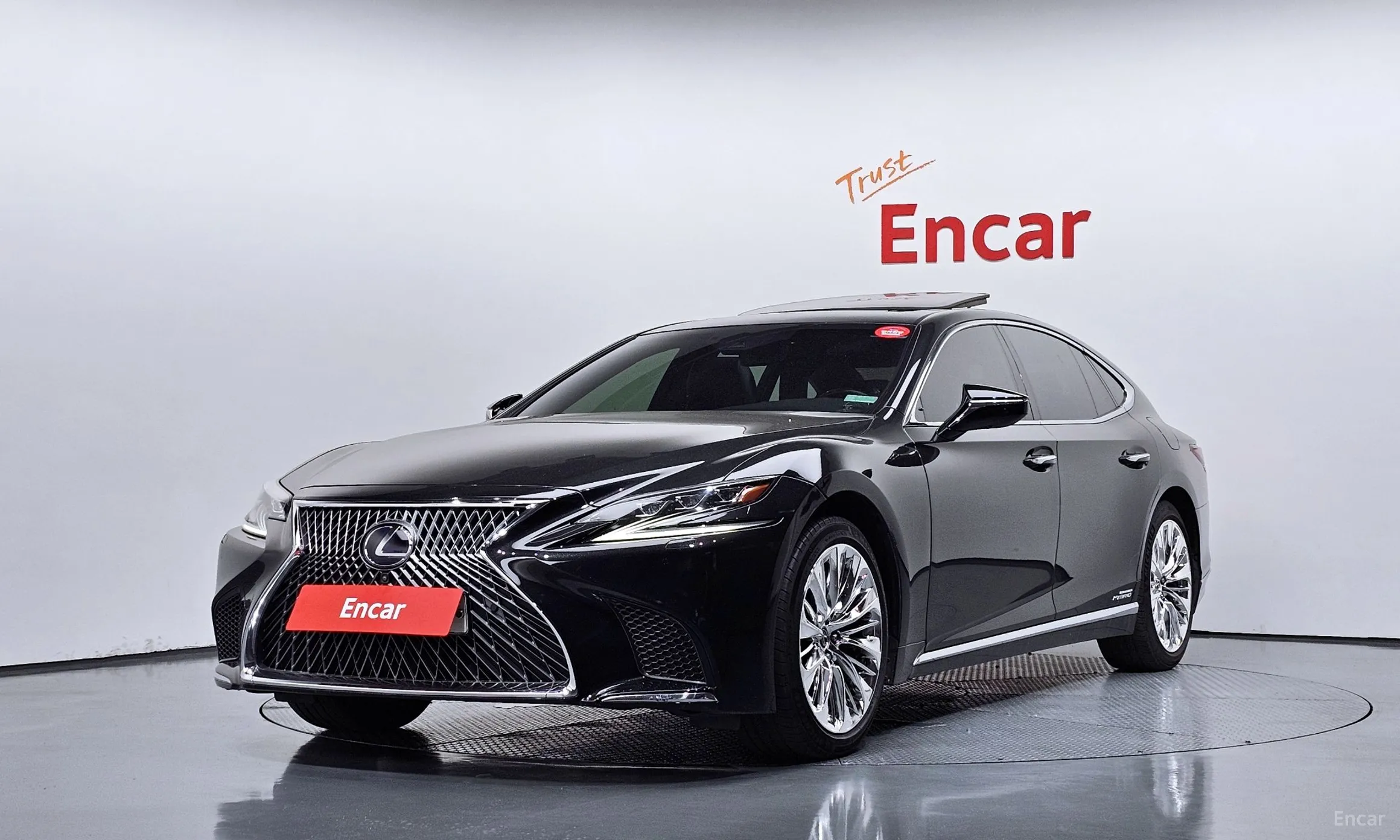Lexus LS500h Gen 5