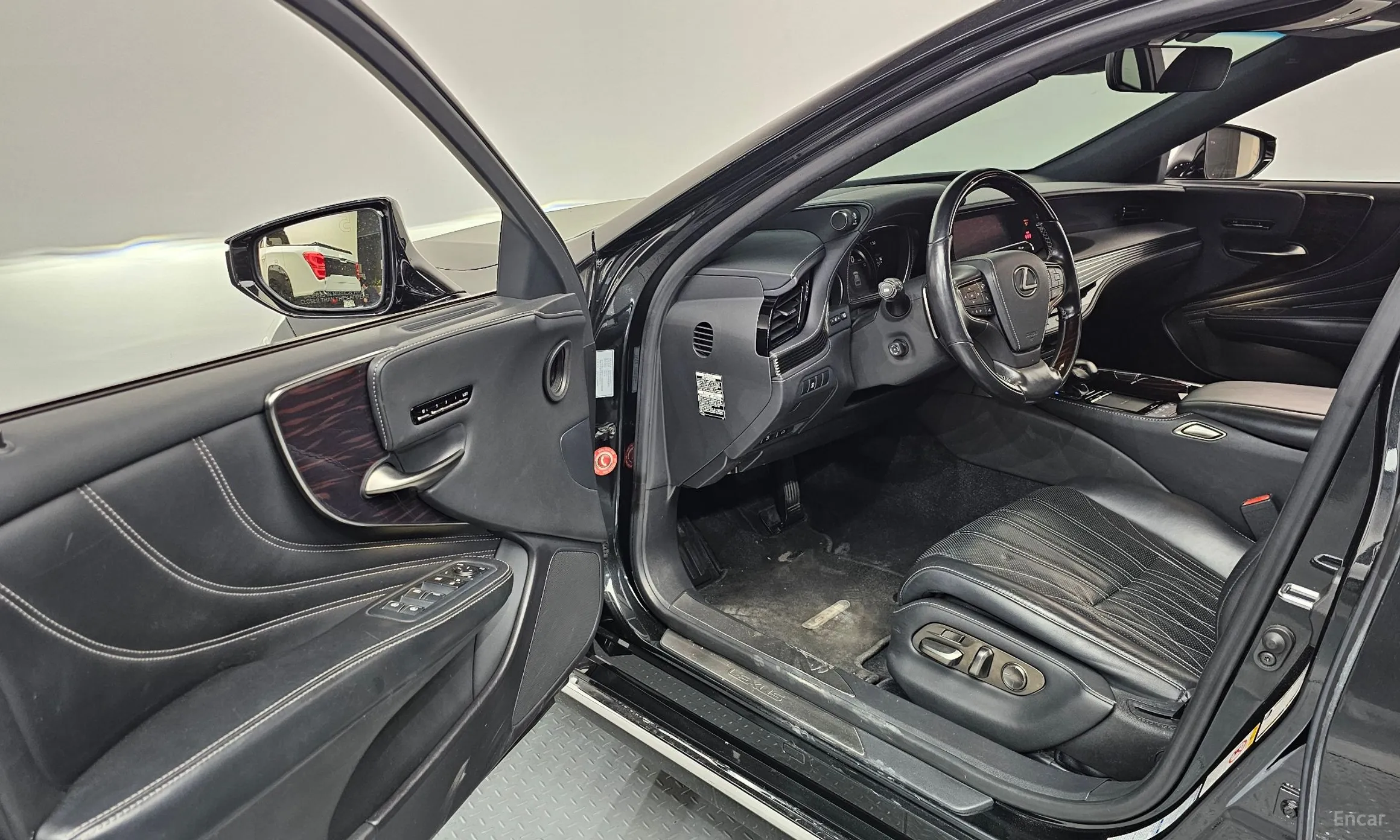 Lexus LS500h Gen 5 превью 10
