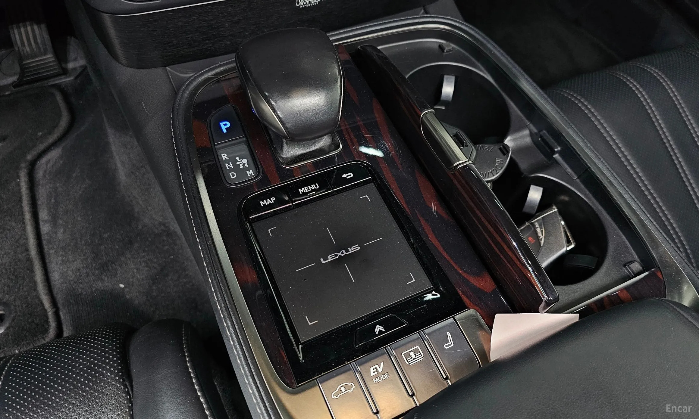 Lexus LS500h Gen 5 превью 9