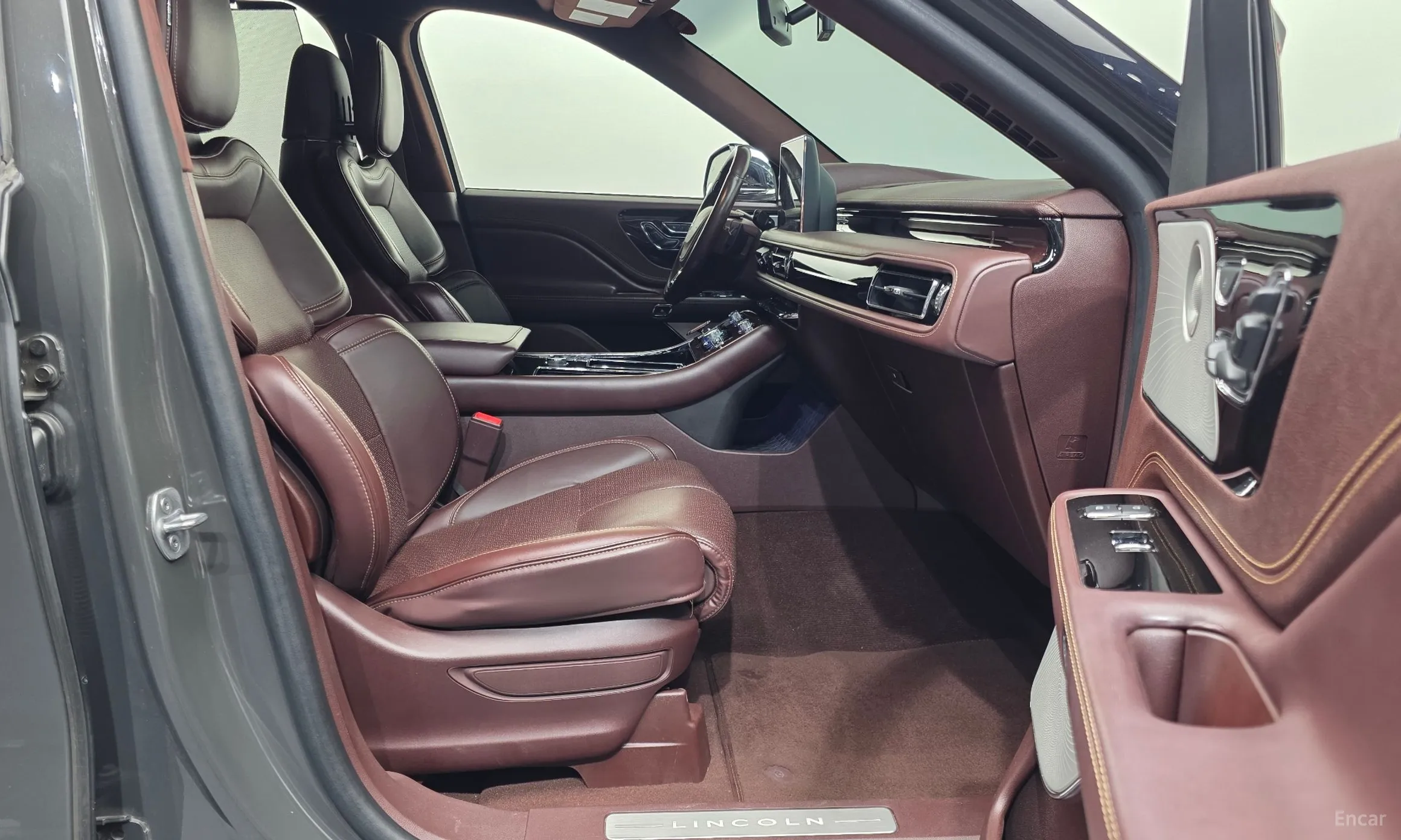 Lincoln Aviator 2nd Generation превью 11