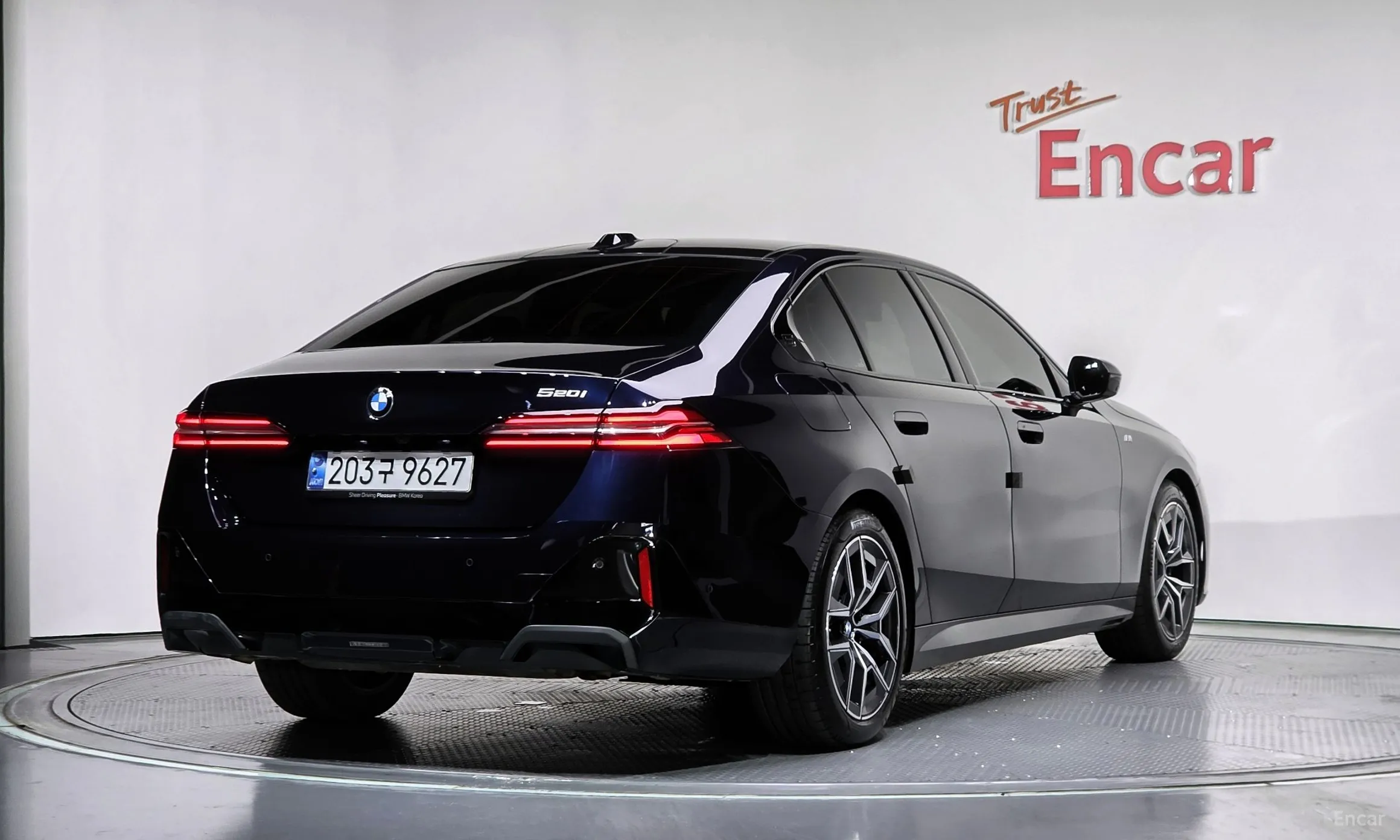 BMW 5 Series (G60)