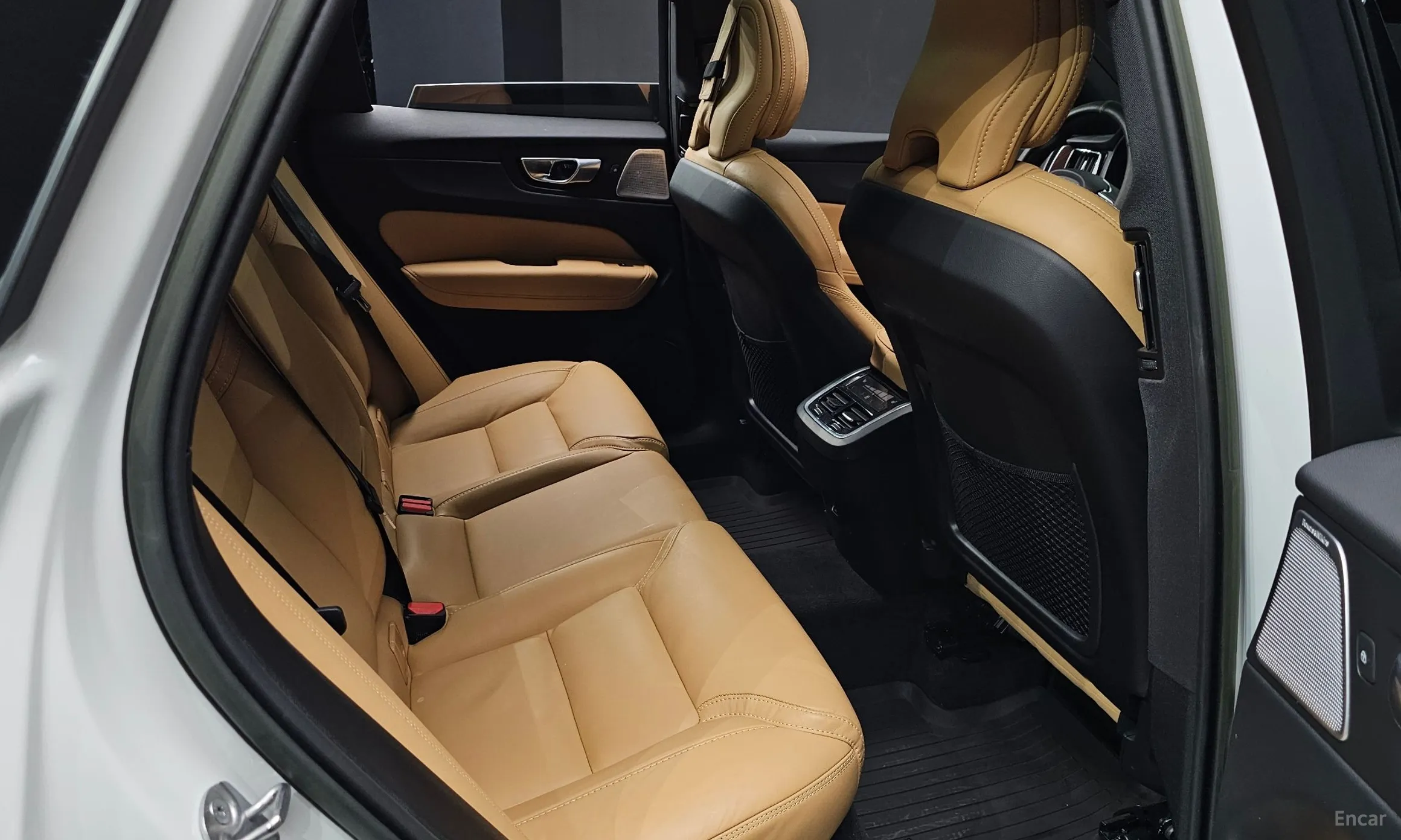 Volvo XC60 Gen 2 превью 11