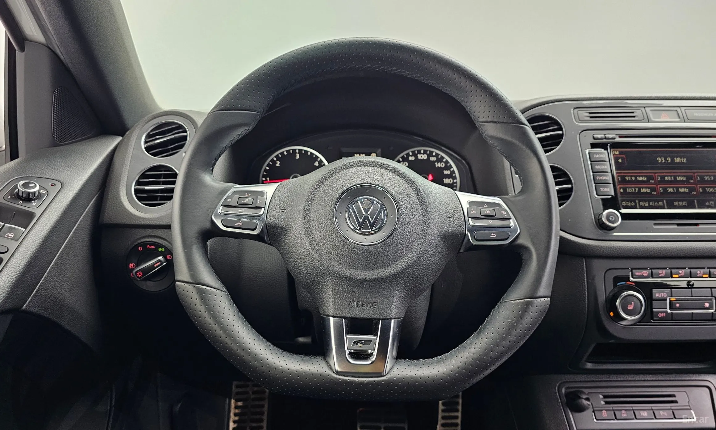 Volkswagen New Tiguan превью 14