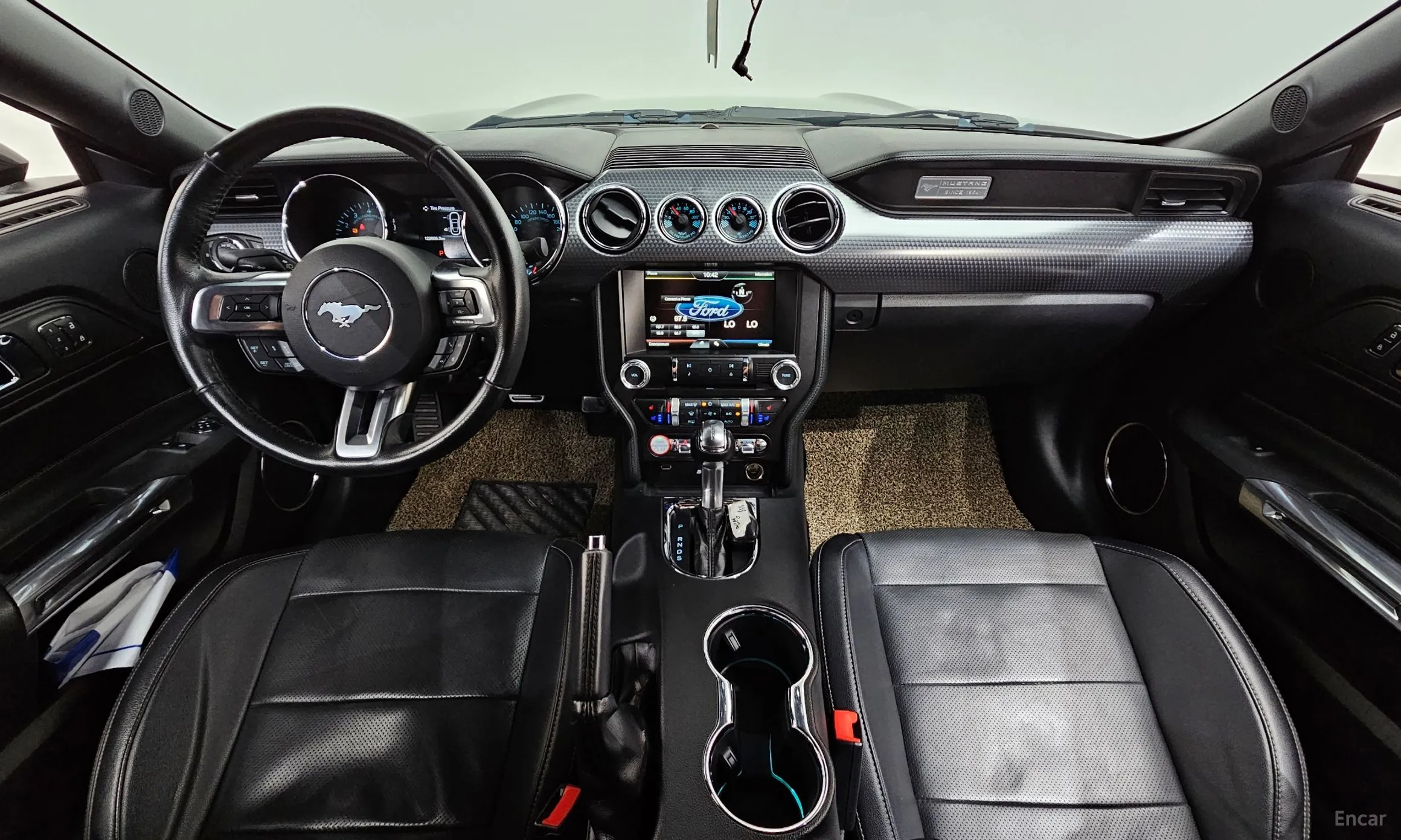 Ford Mustang превью 7