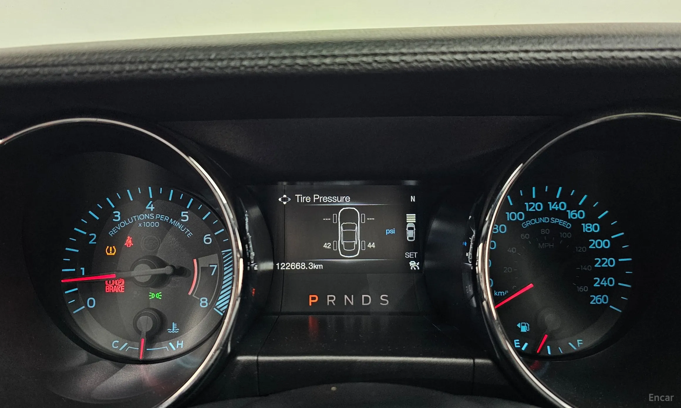 Ford Mustang превью 8