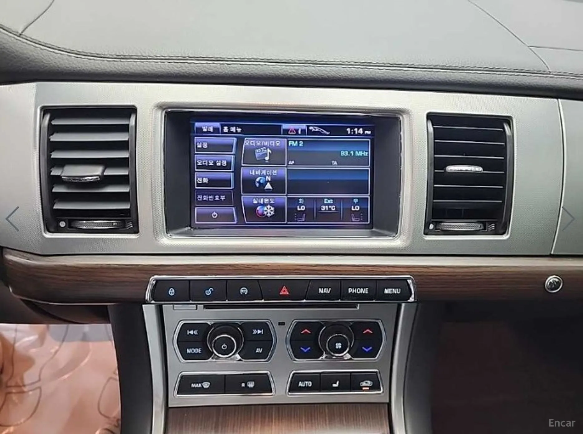 Jaguar New XF превью 10