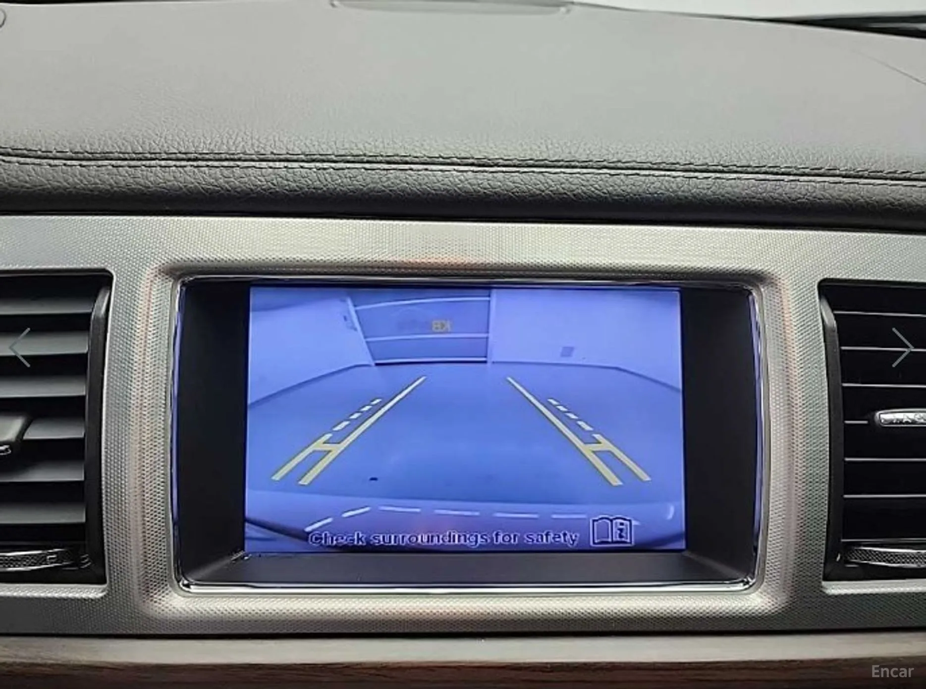 Jaguar New XF превью 15
