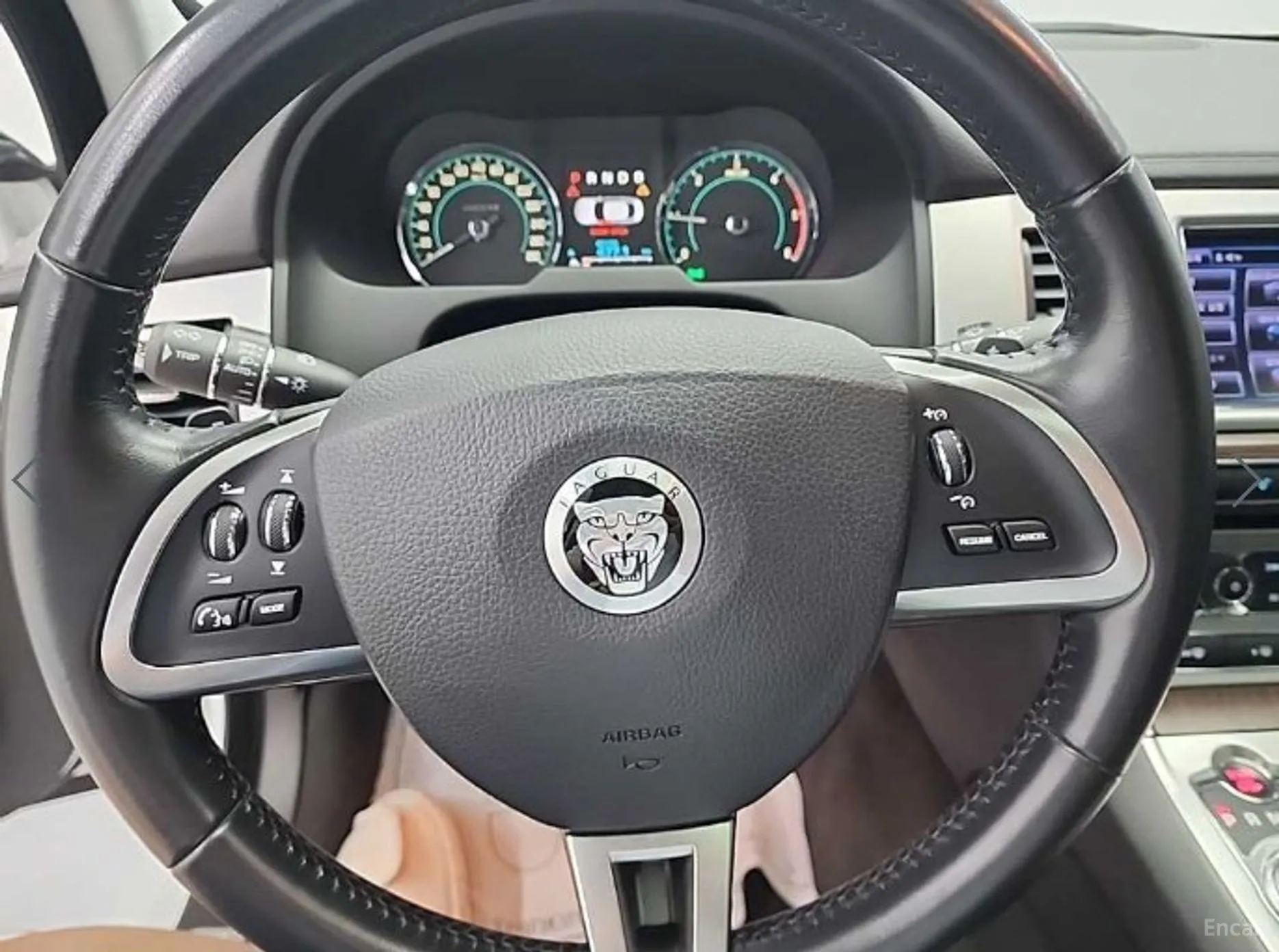 Jaguar New XF превью 9