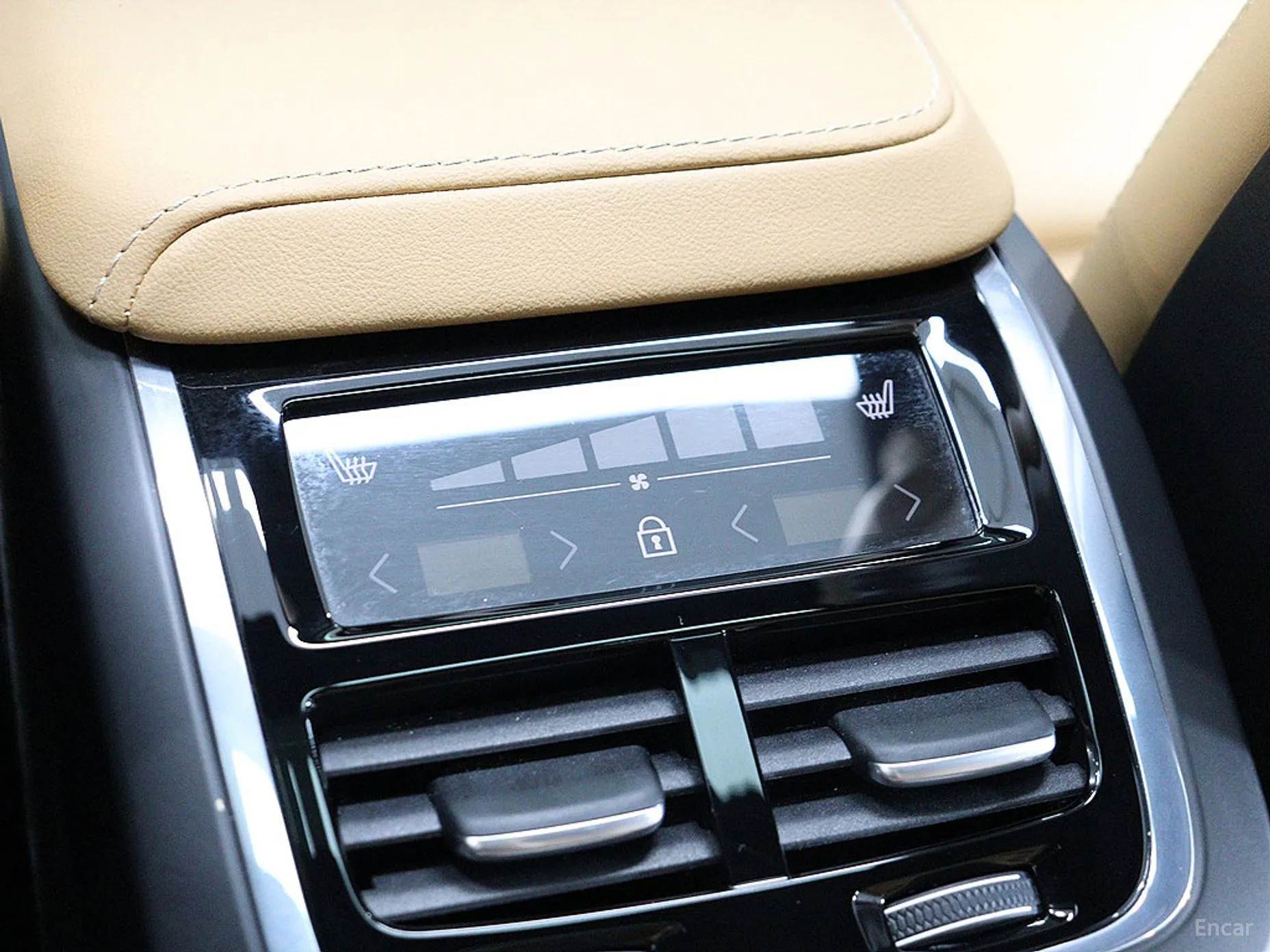Volvo XC60 Gen 2 превью 13