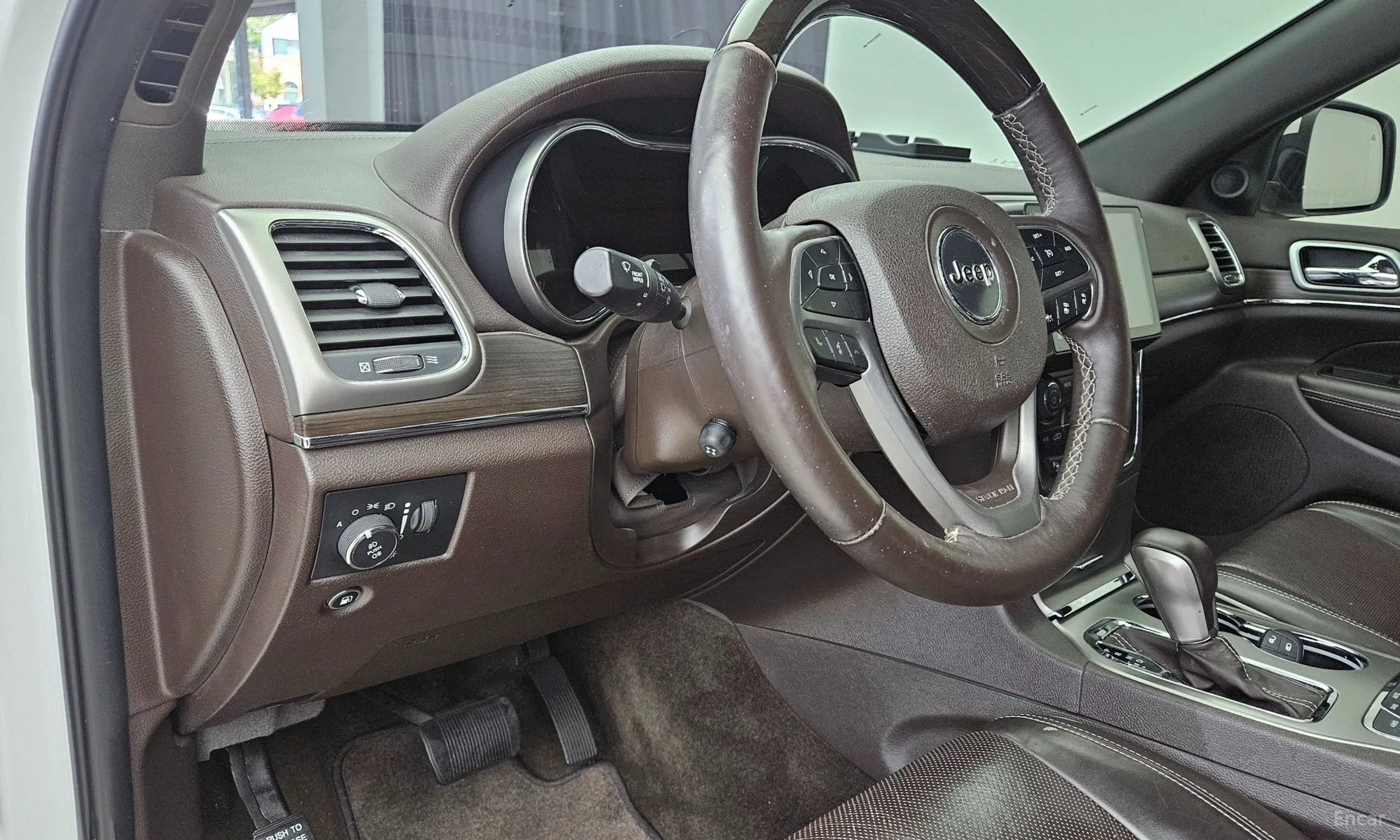 Jeep Grand Cherokee превью 13