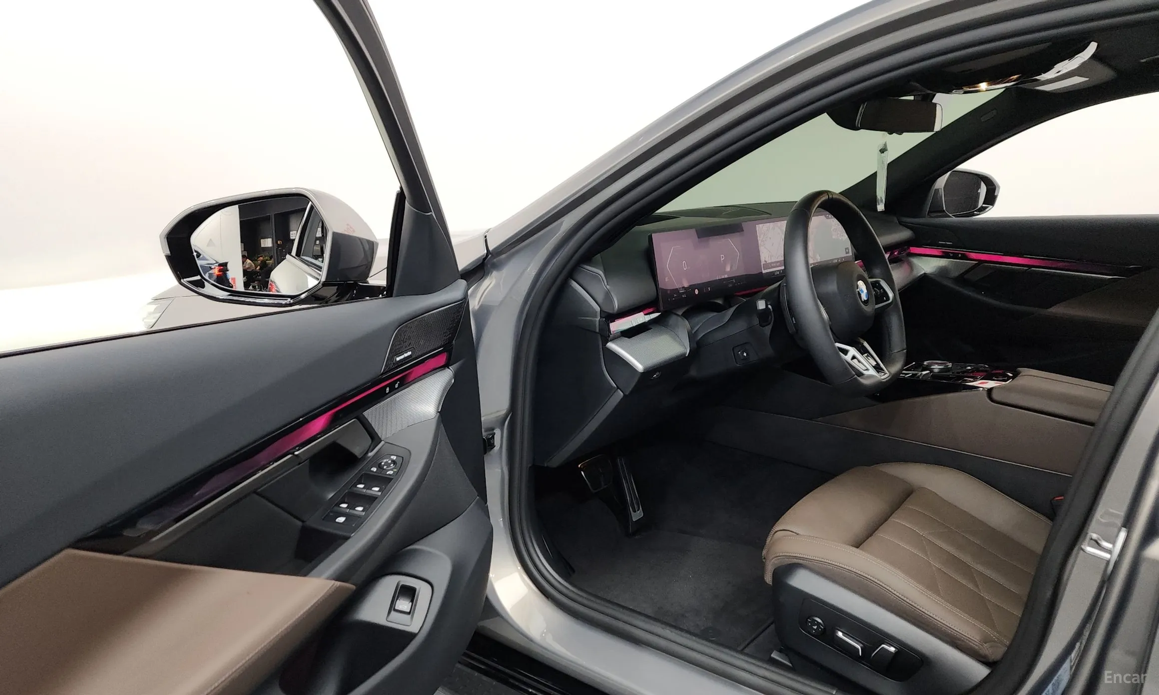 BMW 5 Series (G60) превью 10
