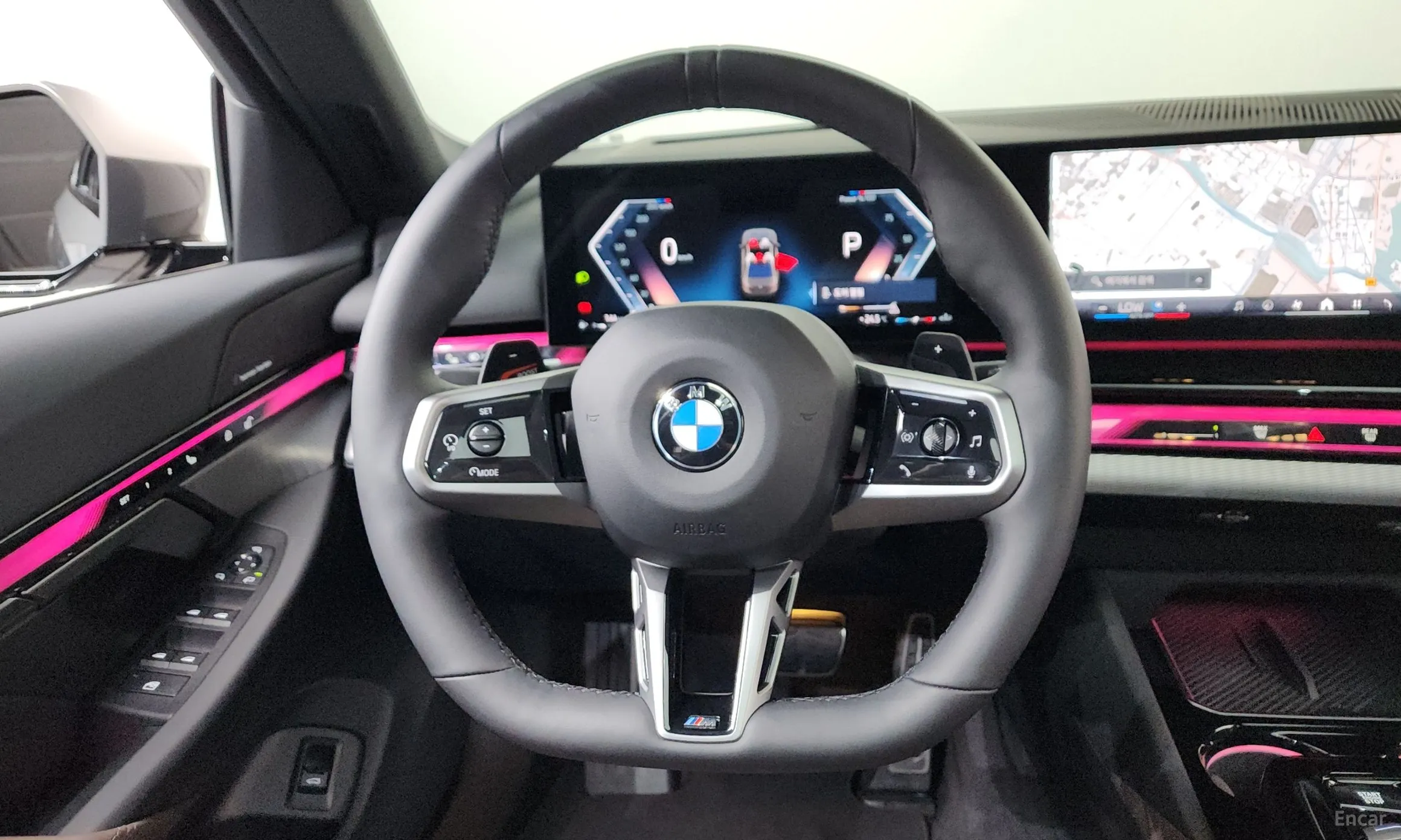 BMW 5 Series (G60) превью 14