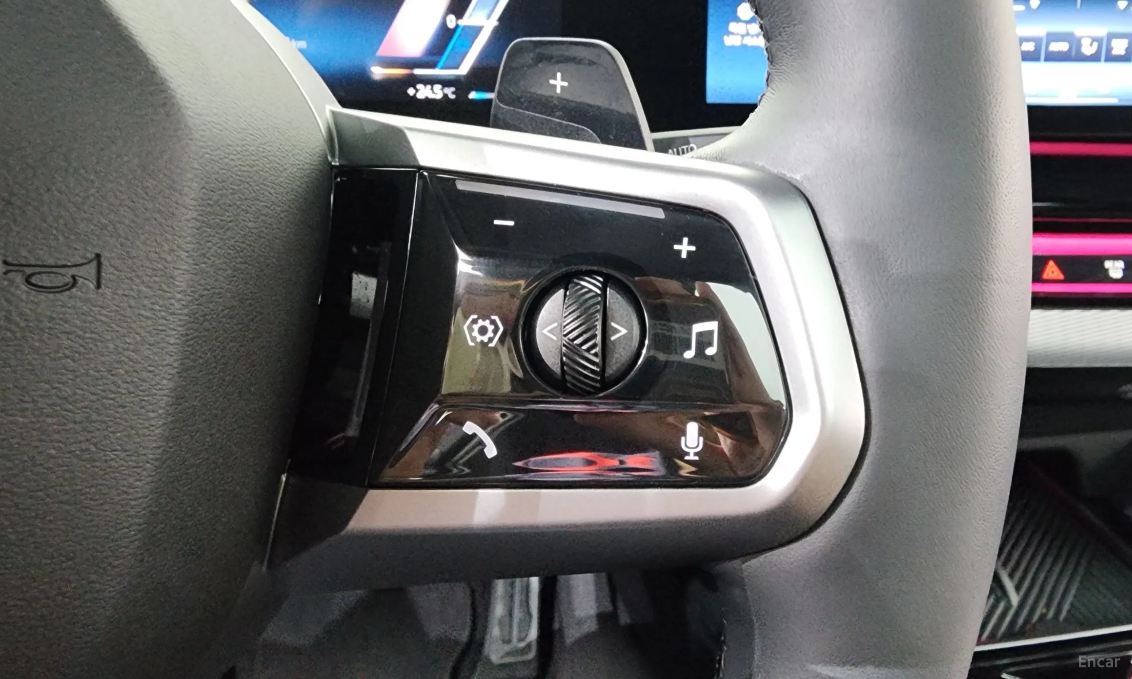 BMW 5 Series (G60) превью 16