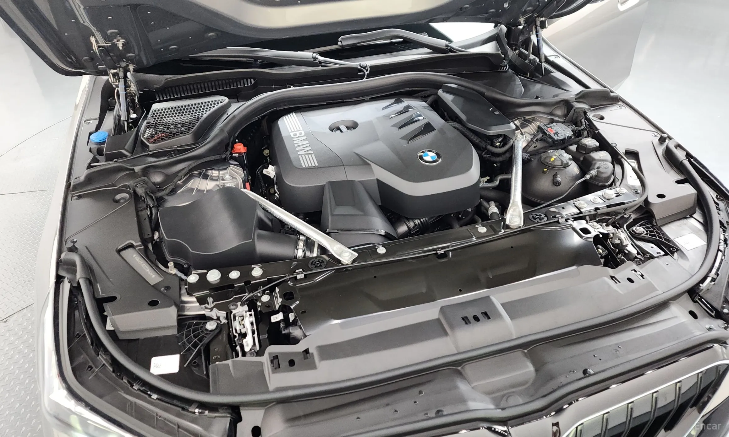 BMW 5 Series (G60) превью 6