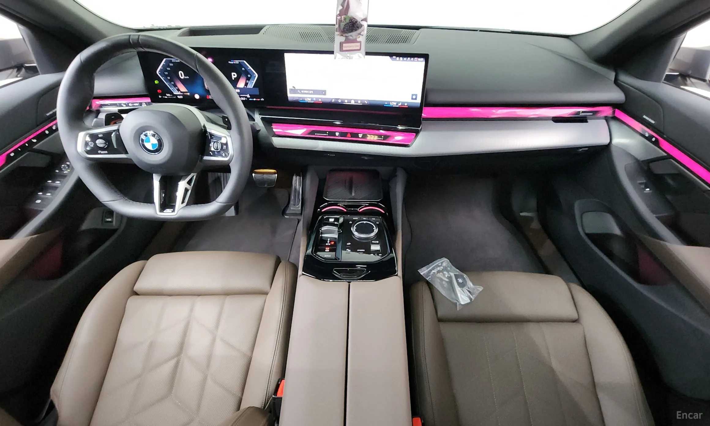 BMW 5 Series (G60) превью 7