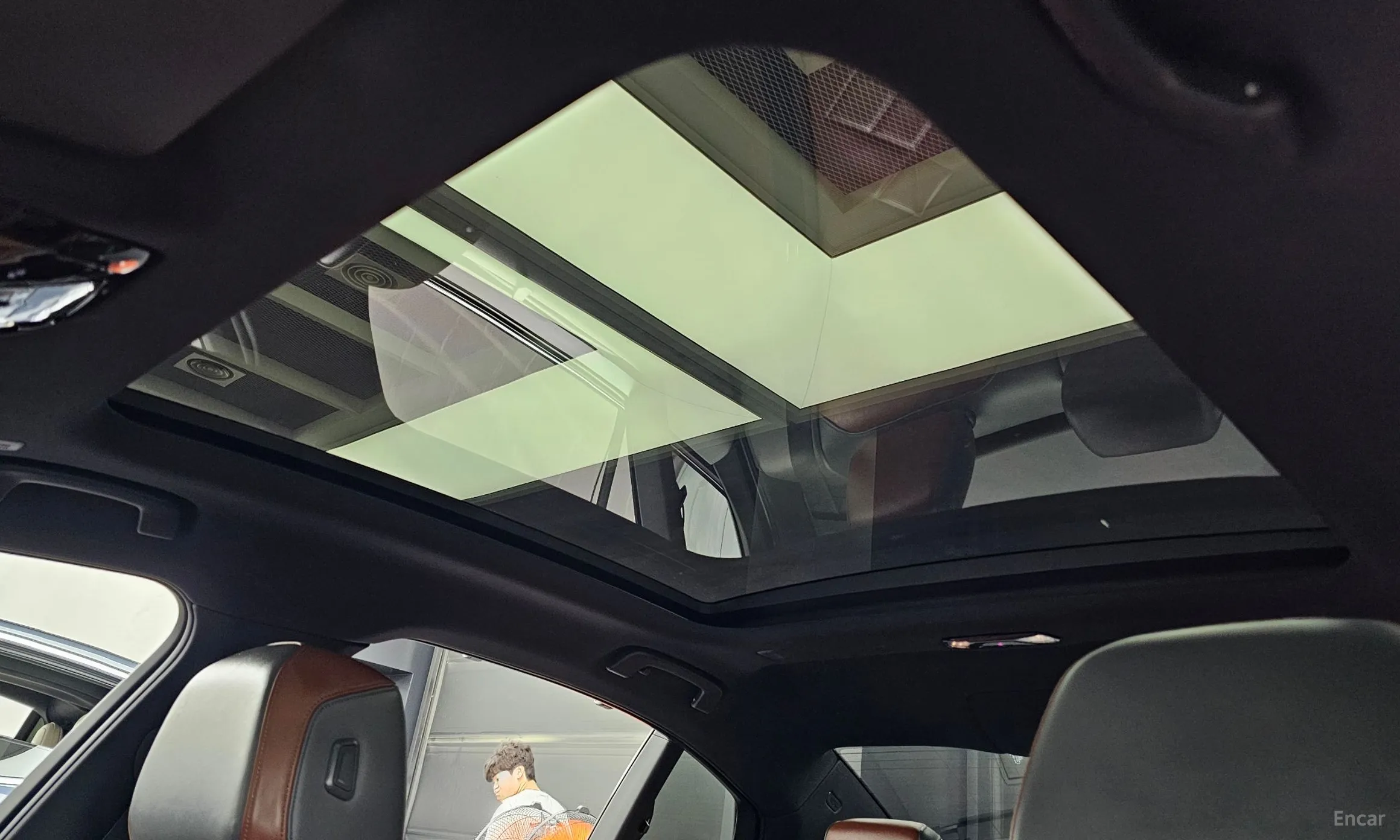 BMW 5 Series (G60) превью 18