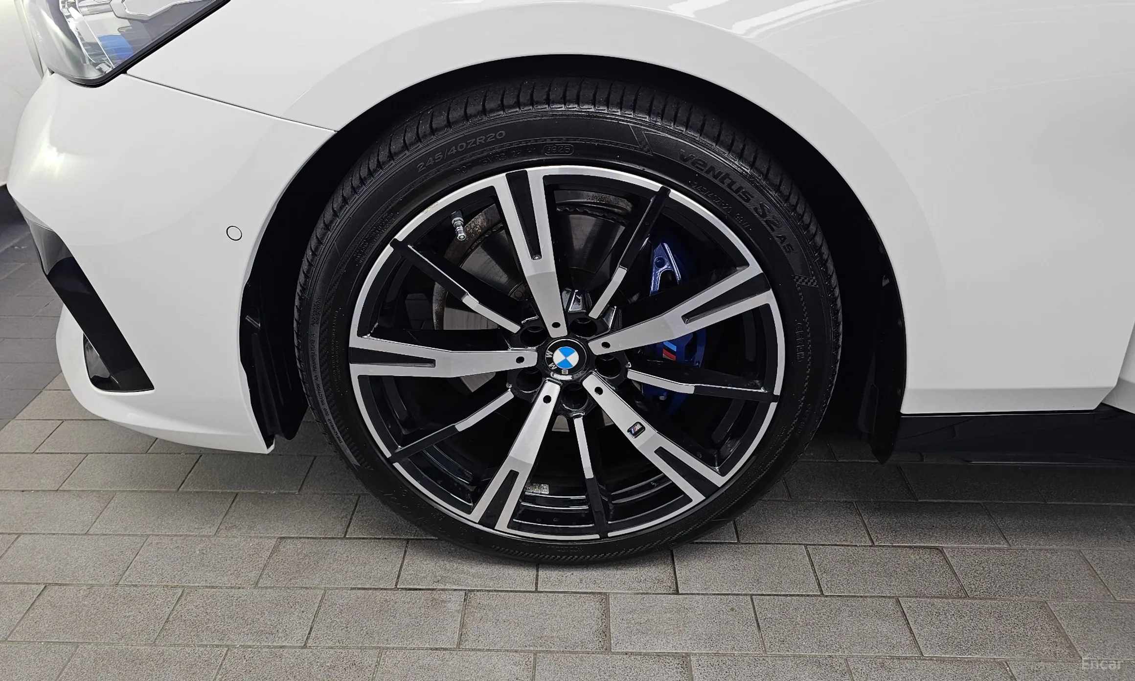 BMW 5 Series (G60) превью 5