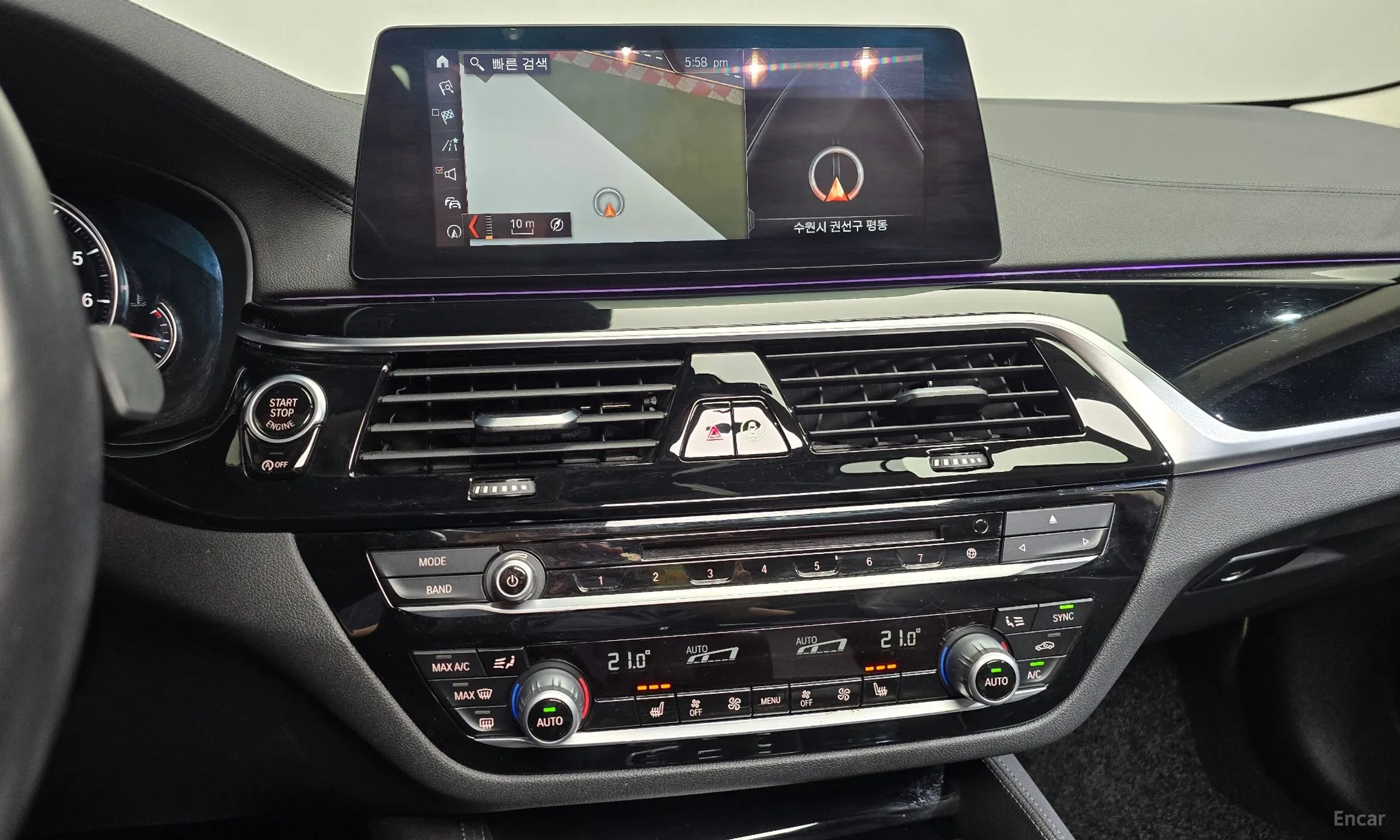 BMW 5 Series (G30) превью 12
