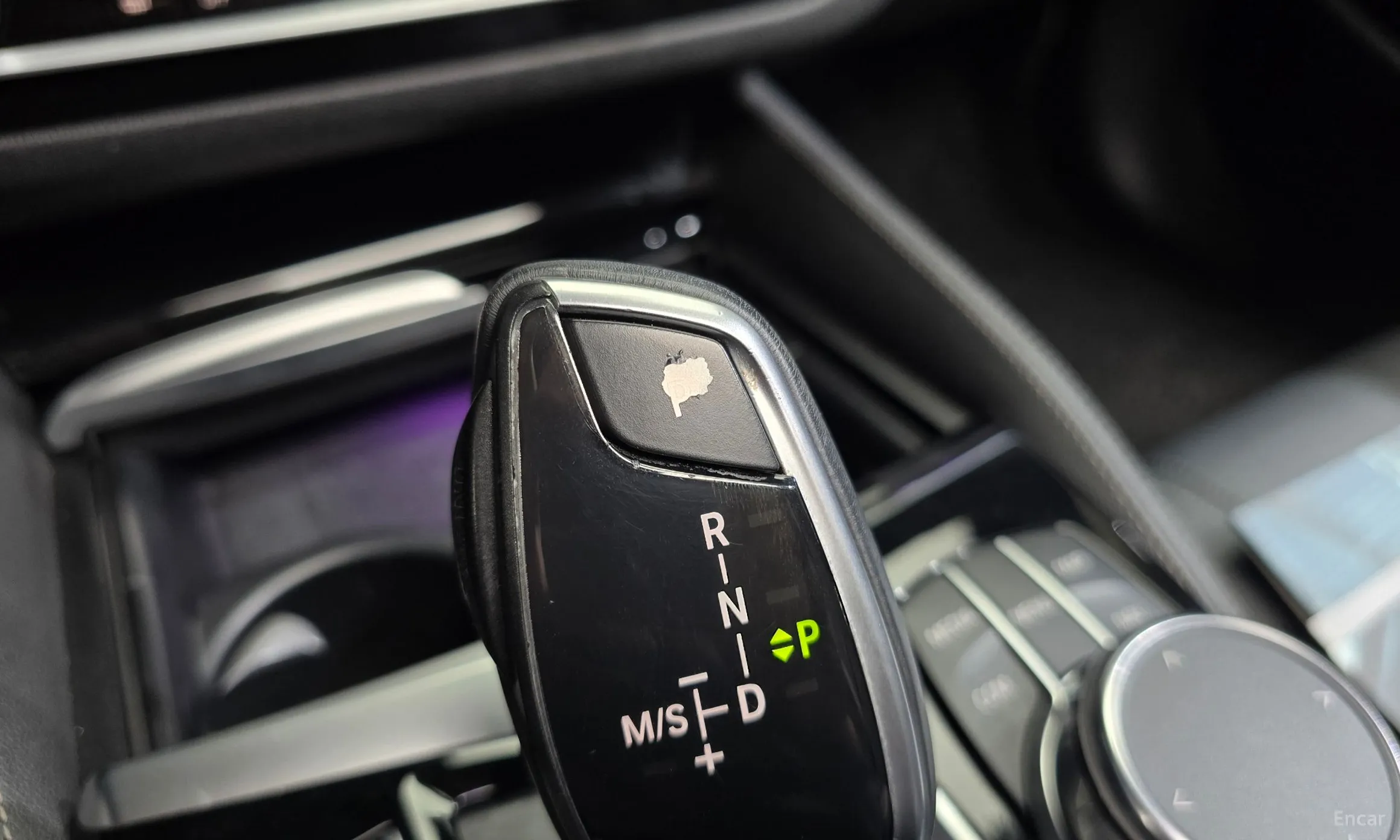BMW 5 Series (G30) превью 20