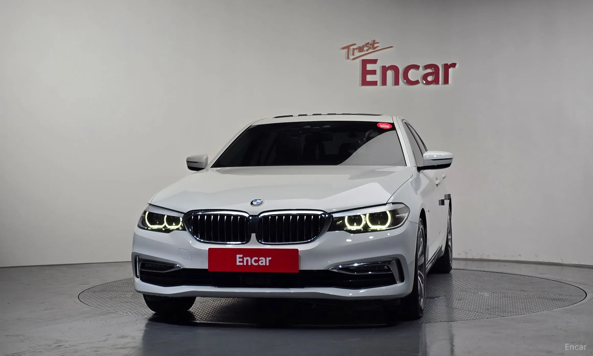 BMW 5 Series (G30) превью 3