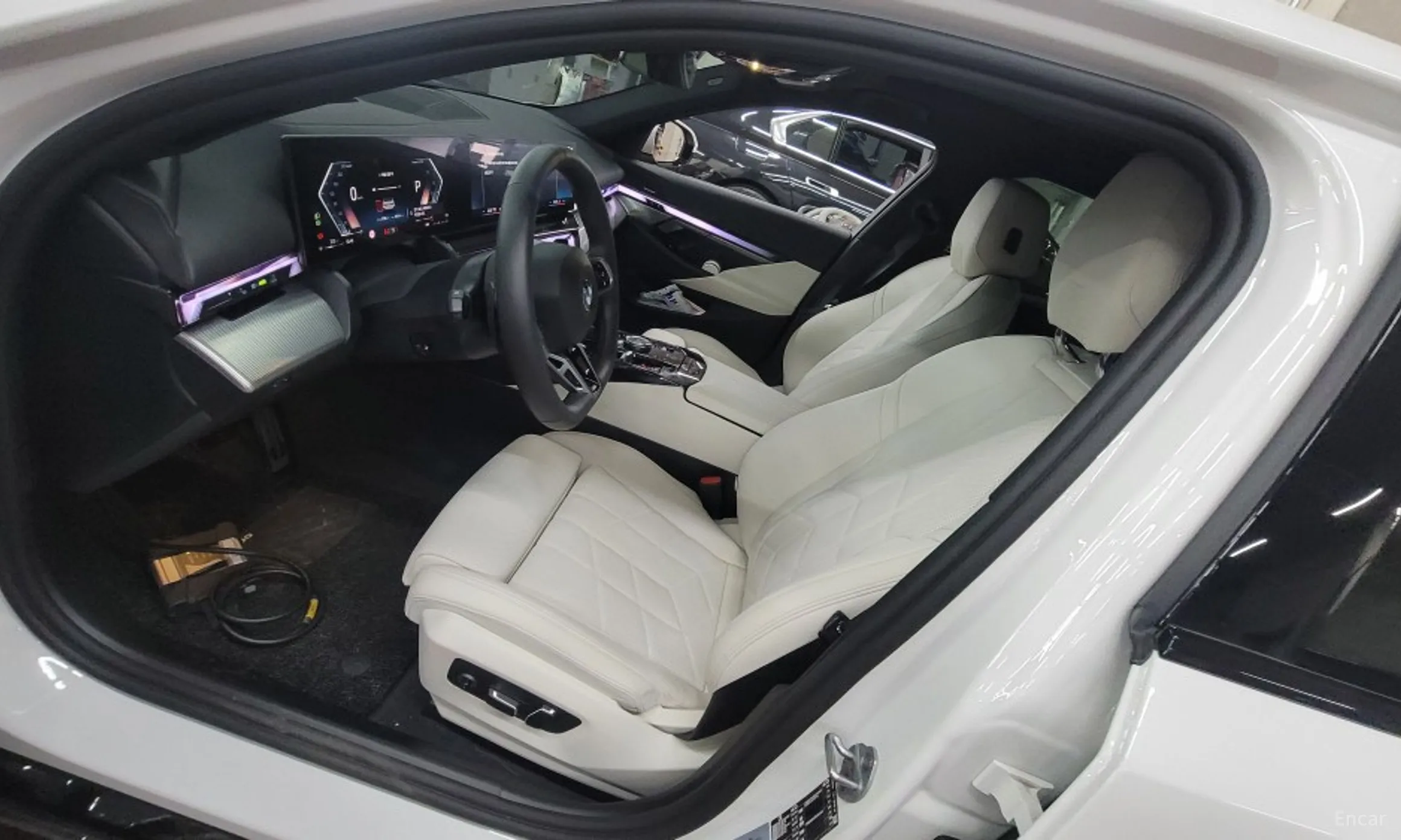 BMW 5 Series (G60) превью 5