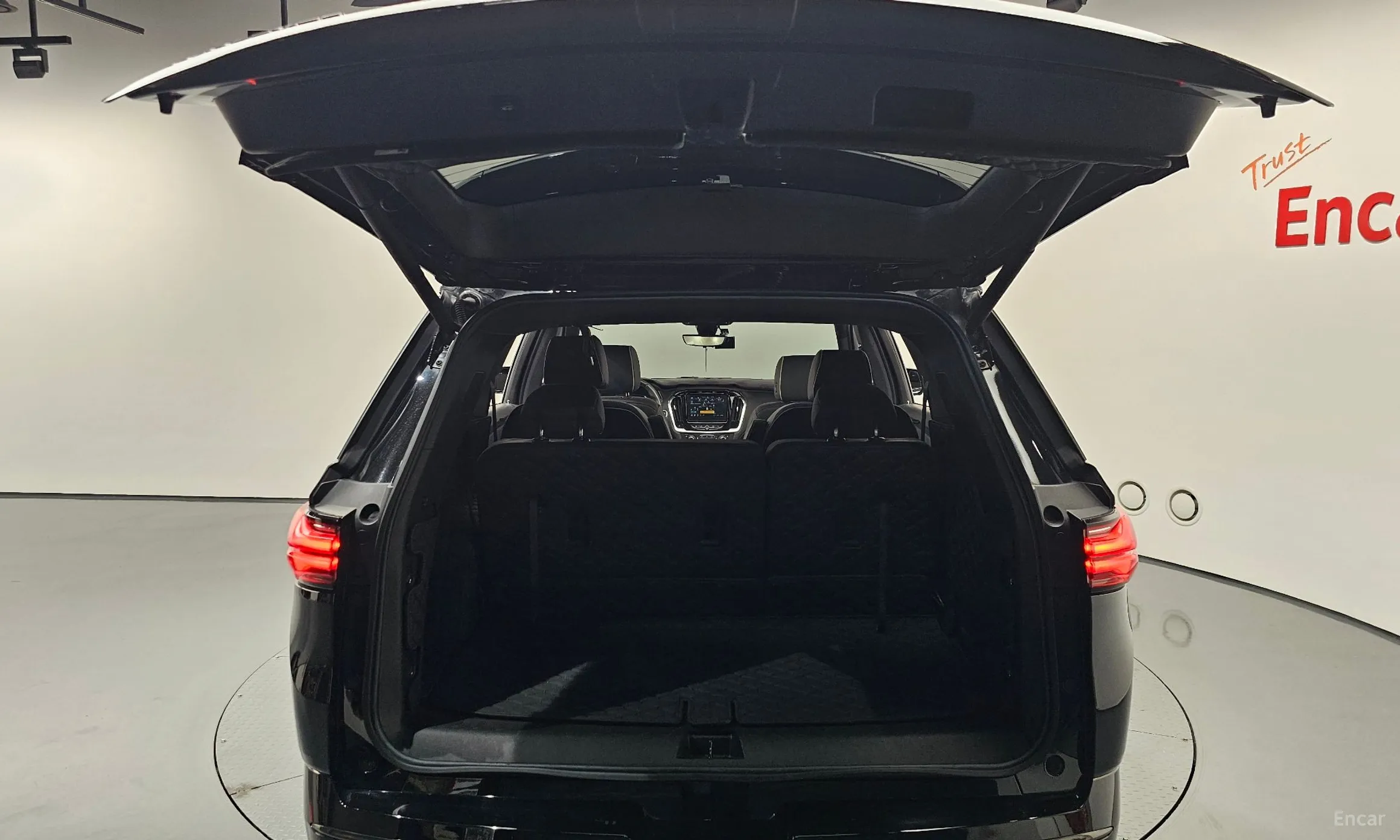 Chevrolet (GM Daewoo) Traverse превью 20