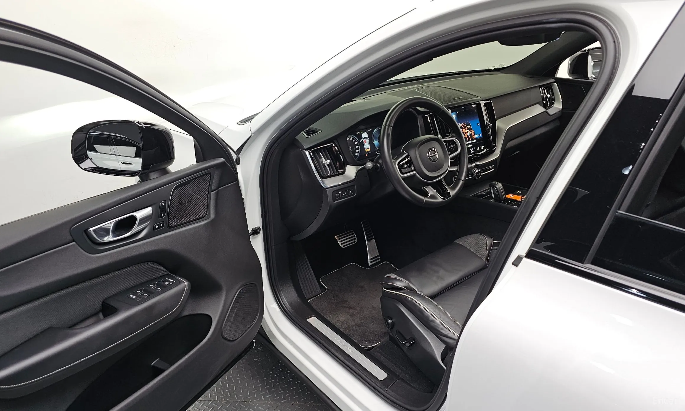 Volvo XC60 Gen 2 превью 10