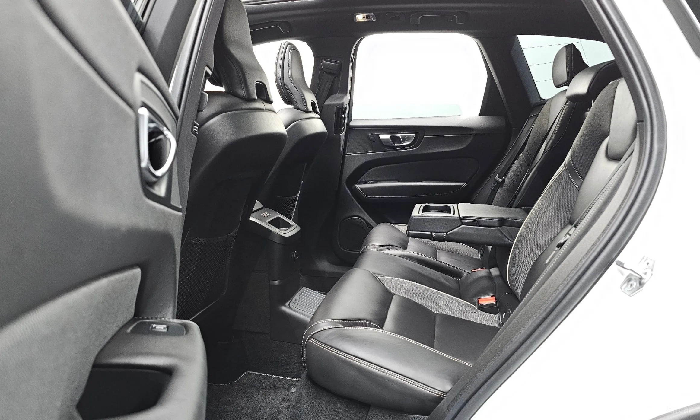 Volvo XC60 Gen 2 превью 12
