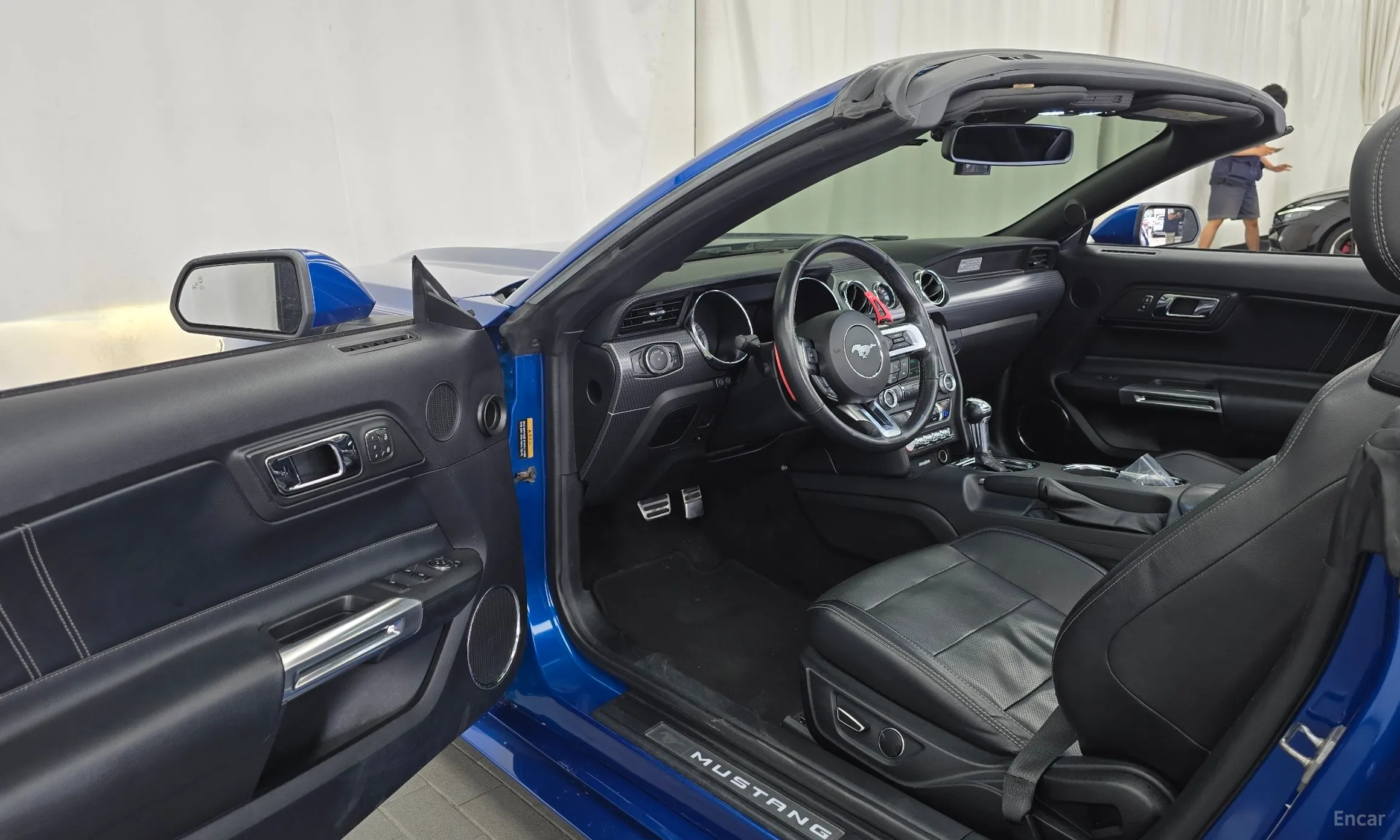 Ford Mustang превью 10