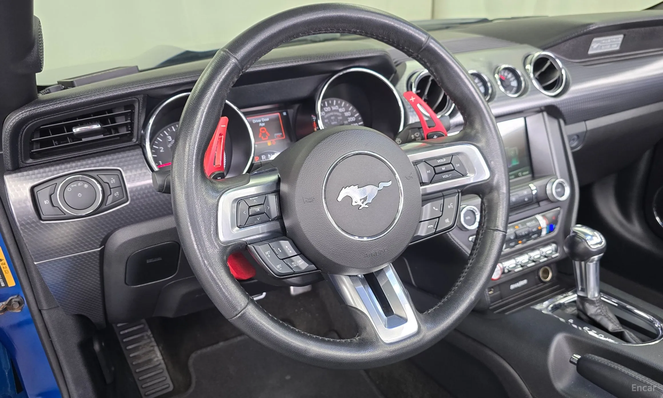 Ford Mustang превью 12