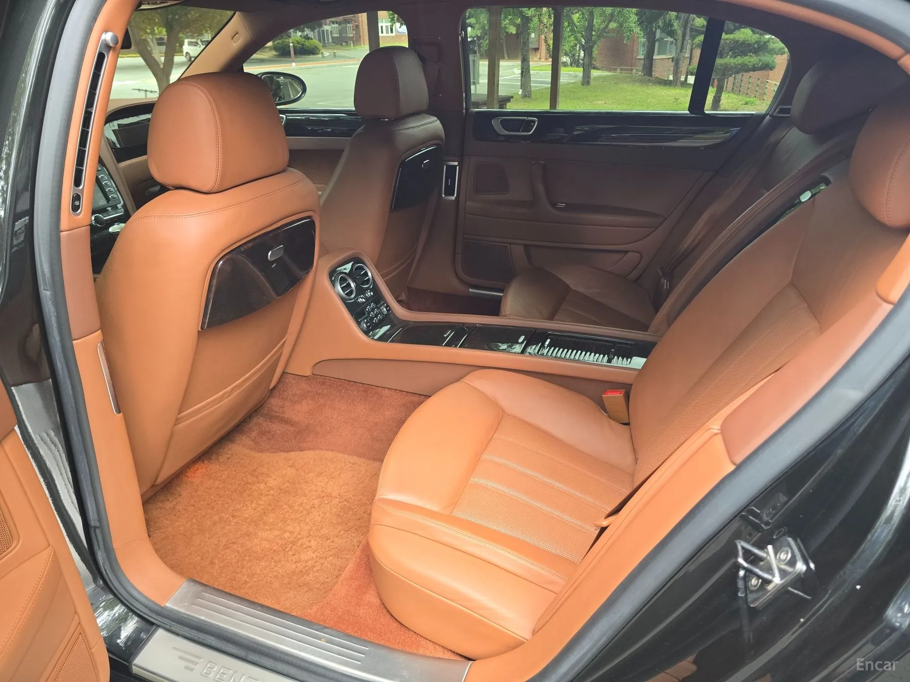 Bentley Flying Spur Gen 1 превью 12